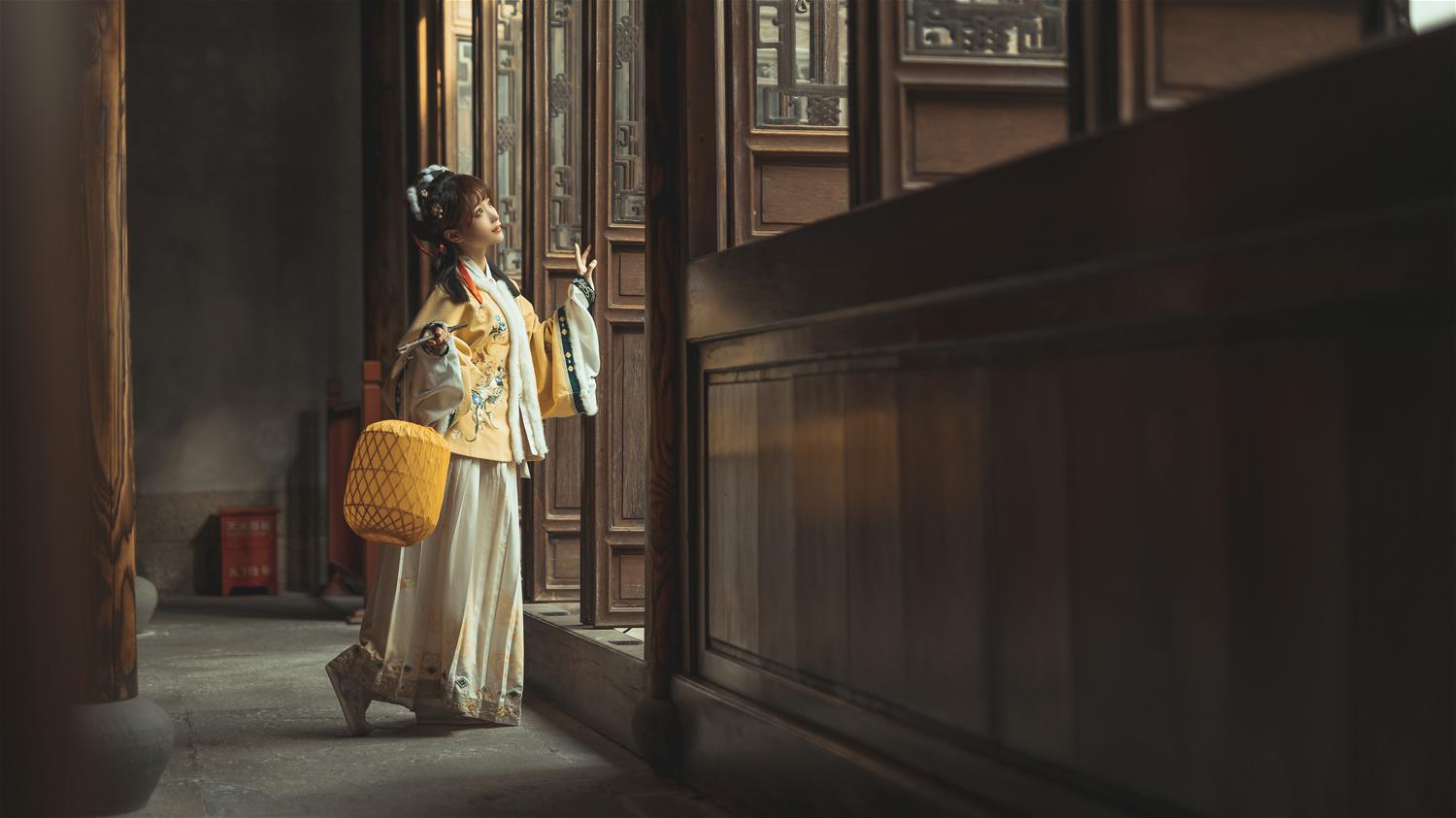 蠢沫沫 汉服 [9P-110MB]