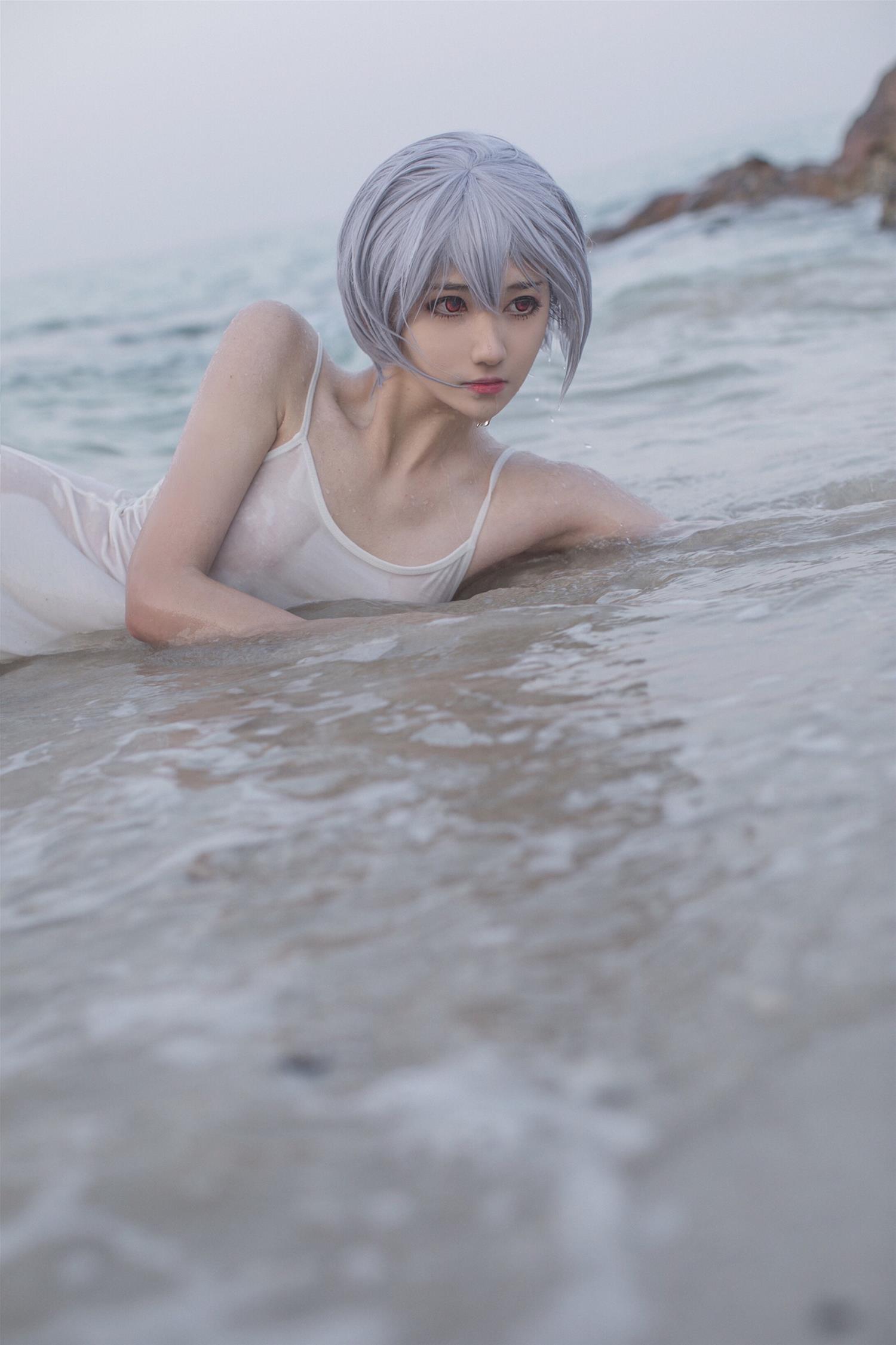 南桃Momoko 绫波丽白裙 [25P-155MB]