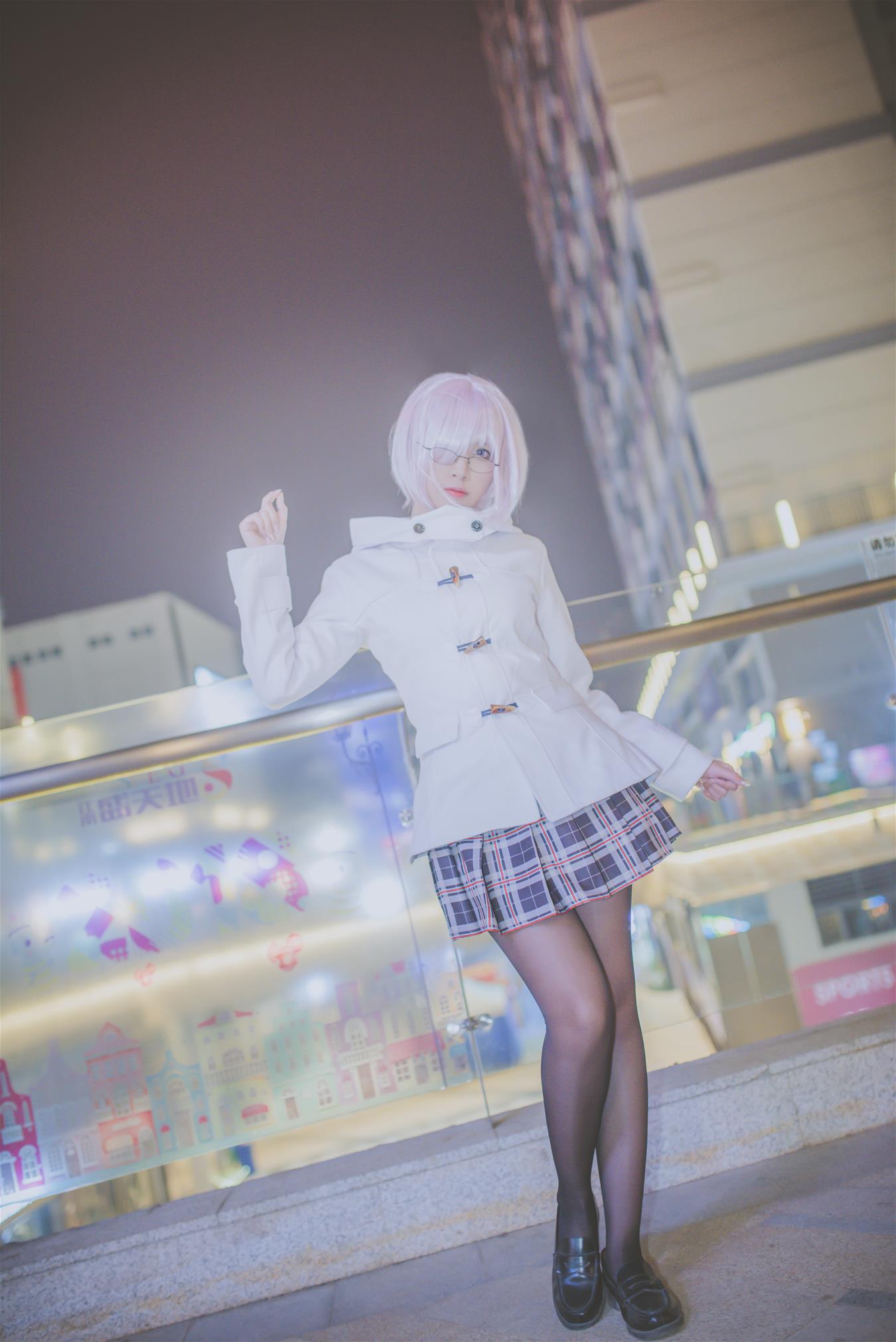 二佐 外拍 [13P-247MB]