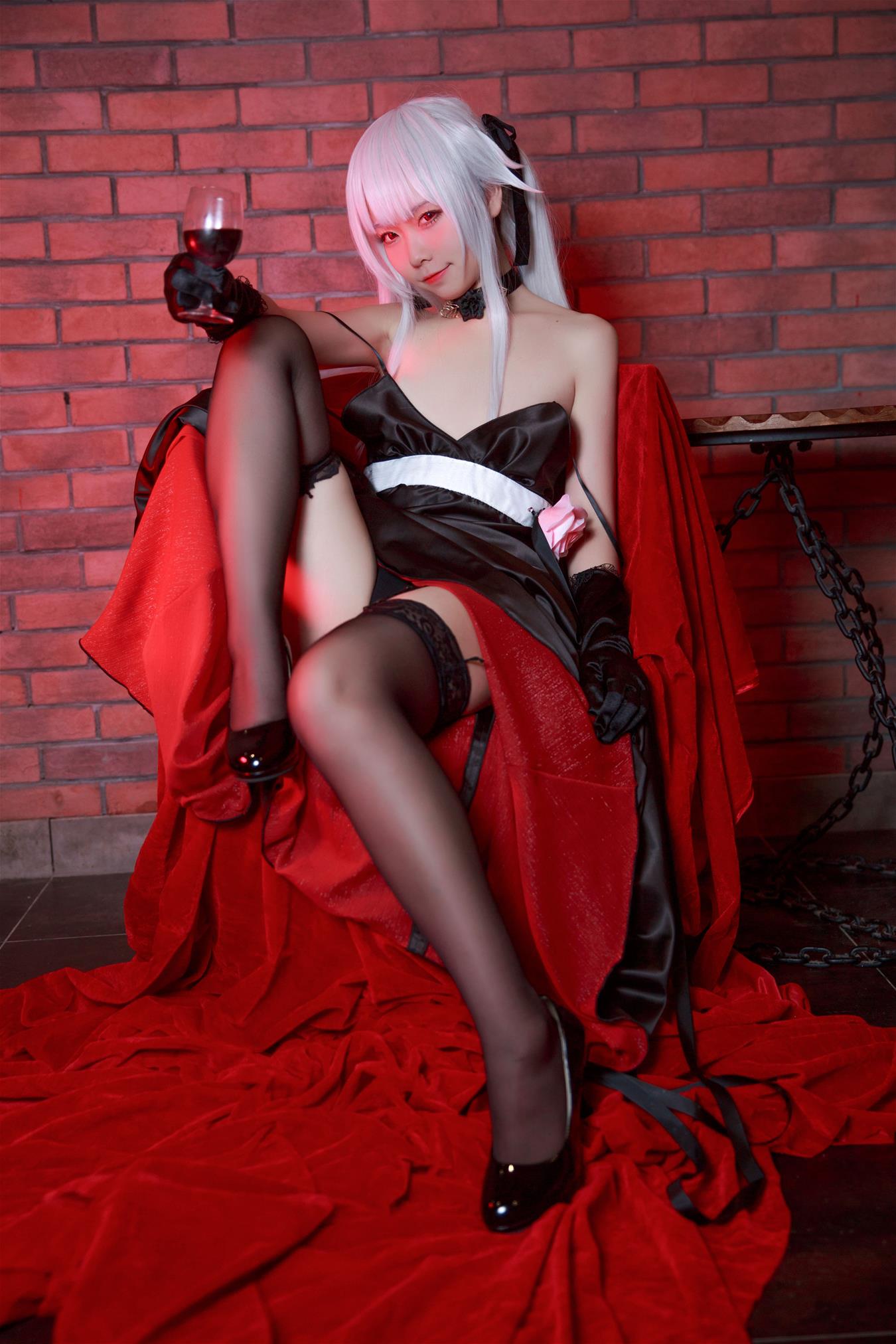 G44不会受伤 雾枝黑裙礼服 [13P-43MB]