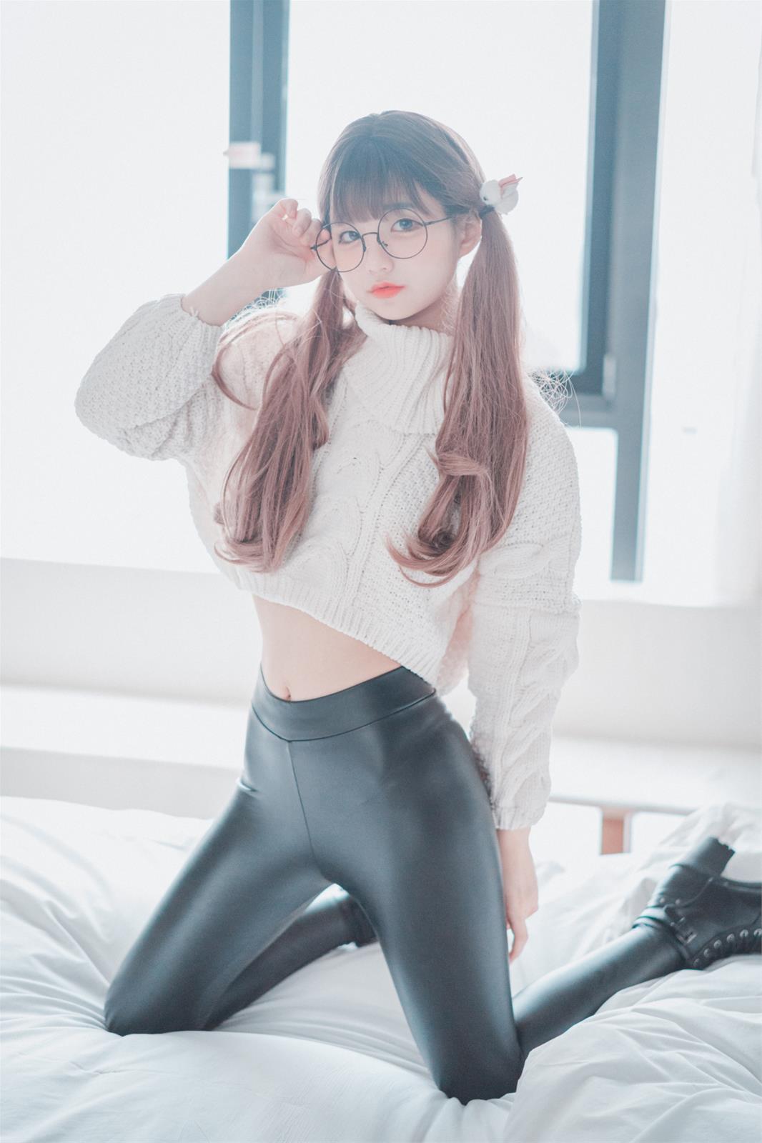 [DJAWA] Jenny Loose and Tight White [40P-68MB]