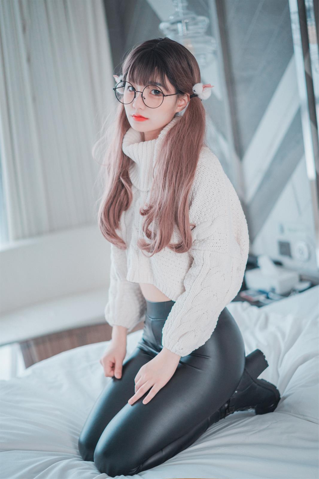 [DJAWA] Jenny Loose and Tight White [40P-68MB]