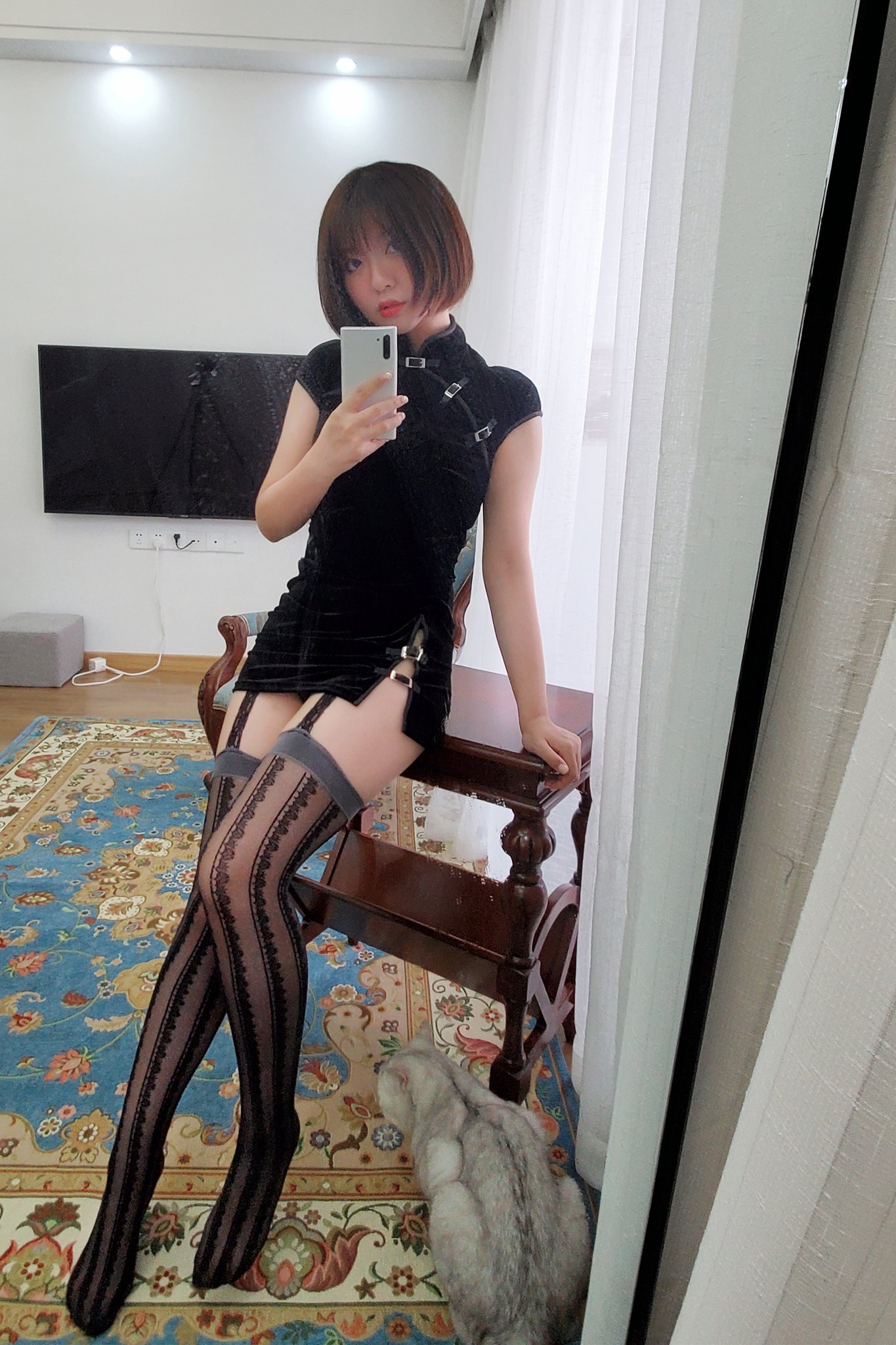 半半子 吊带黑丝袜 [28P1V-220MB]