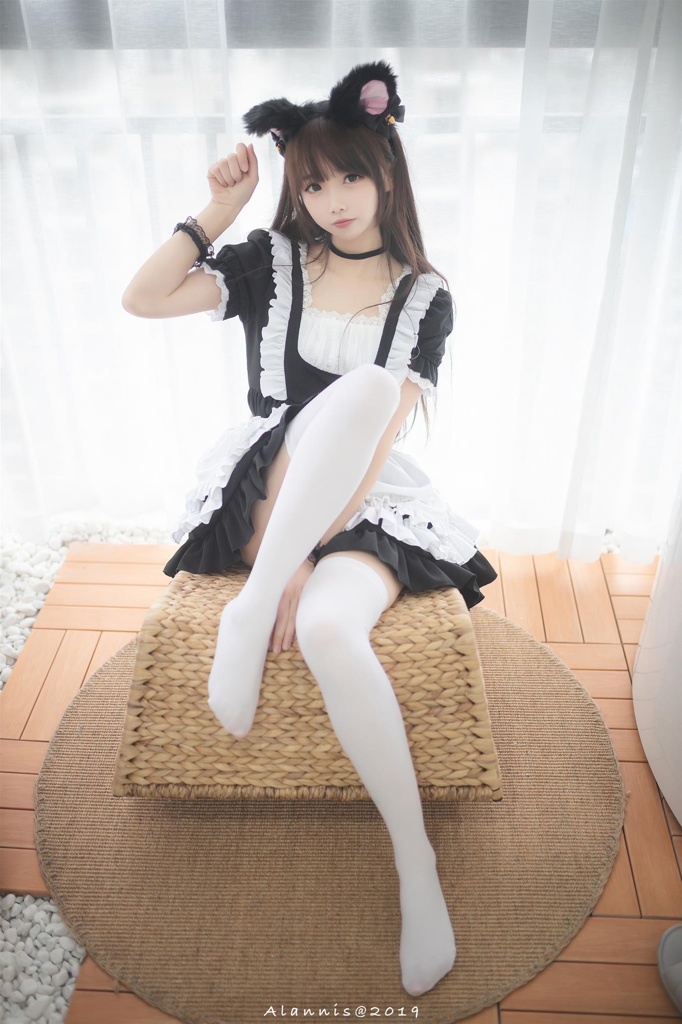 雪琪SAMA 女仆普通版 [30P-67MB]