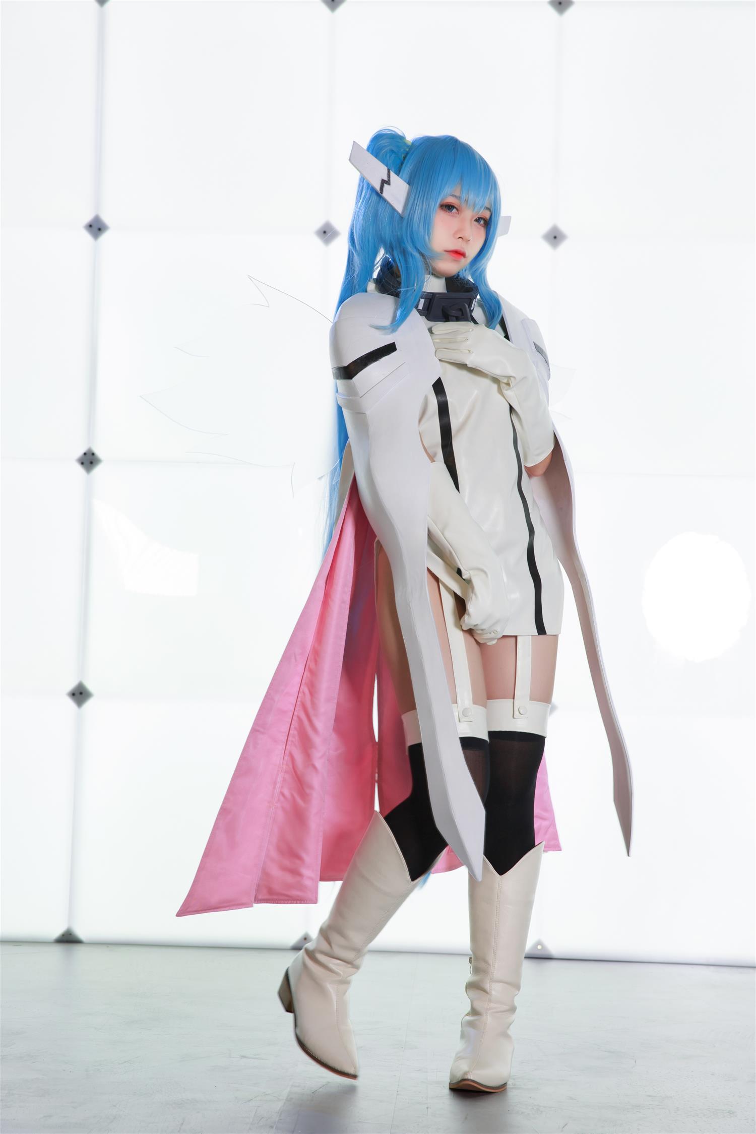 G44不会受伤 妮姆芙 [16P-133MB]