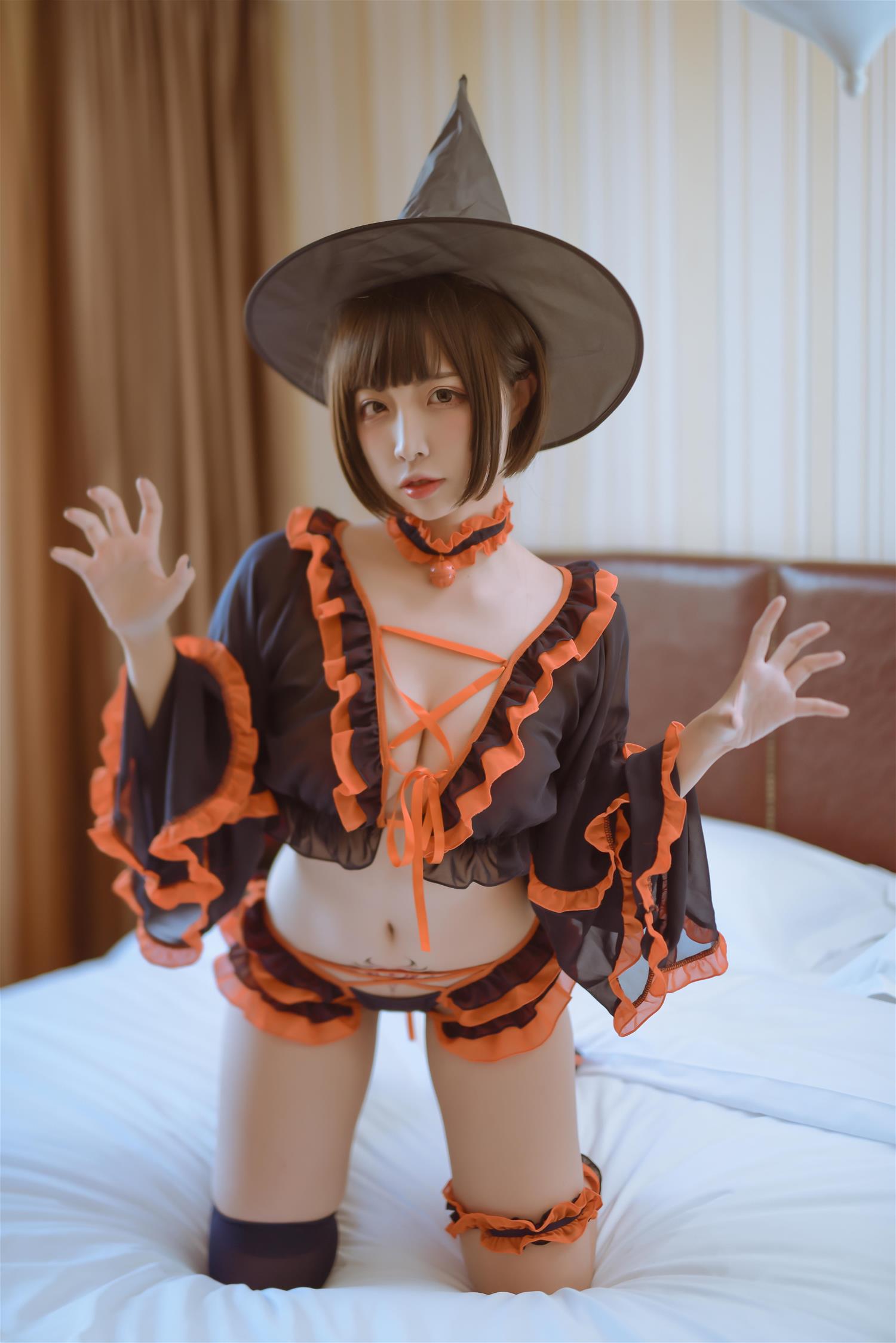 二佐 私房万圣节 [46P-312MB]