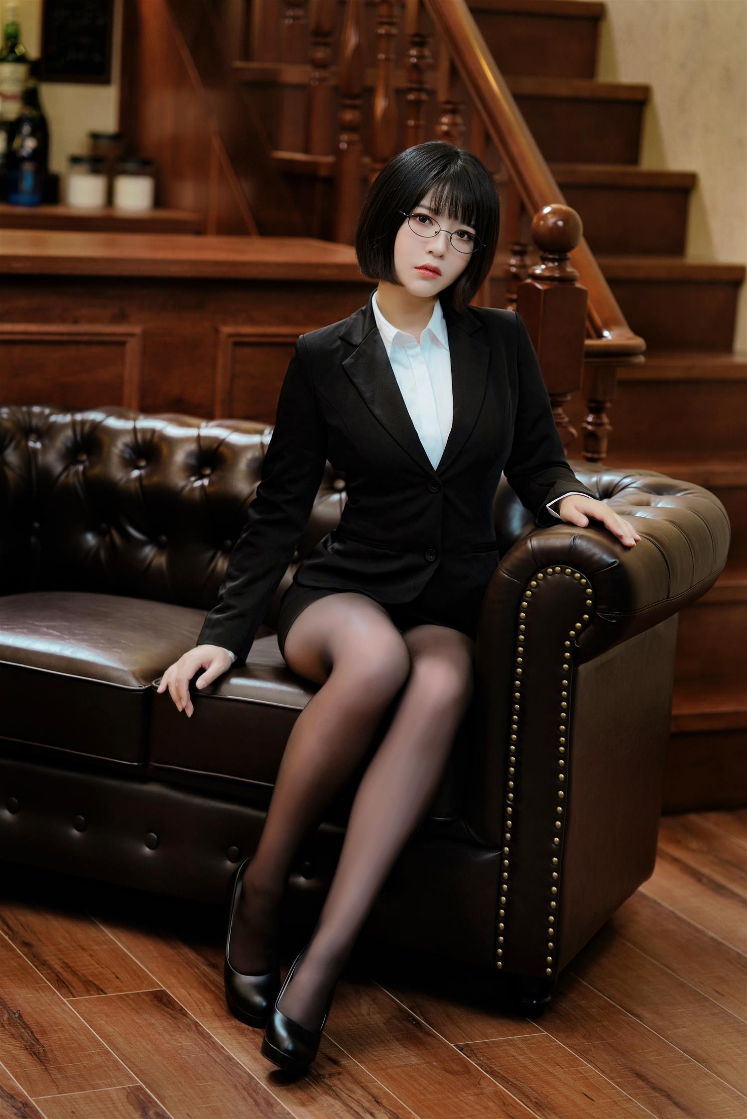 半半子 OL様 [37P-107MB]