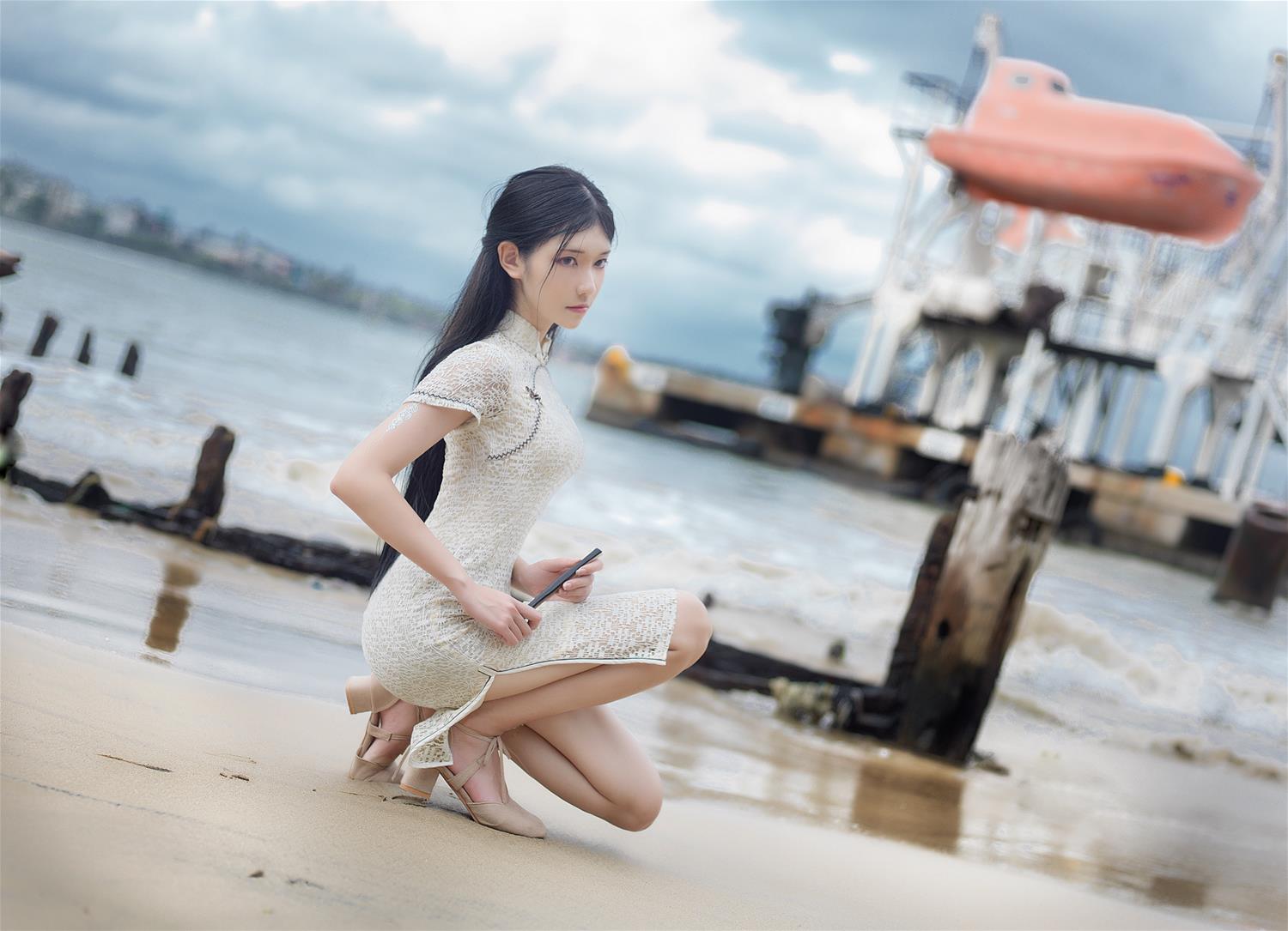 南桃Momoko 白旗袍 [11P-26MB]