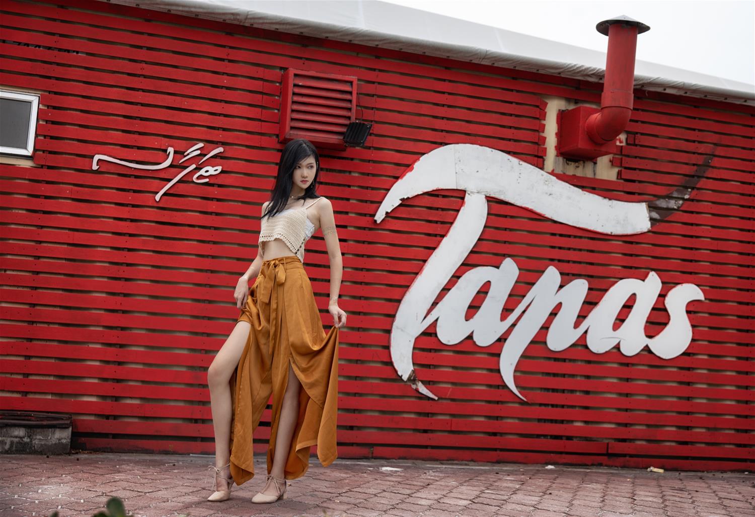 南桃Momoko 黄裤 [10P-11MB]