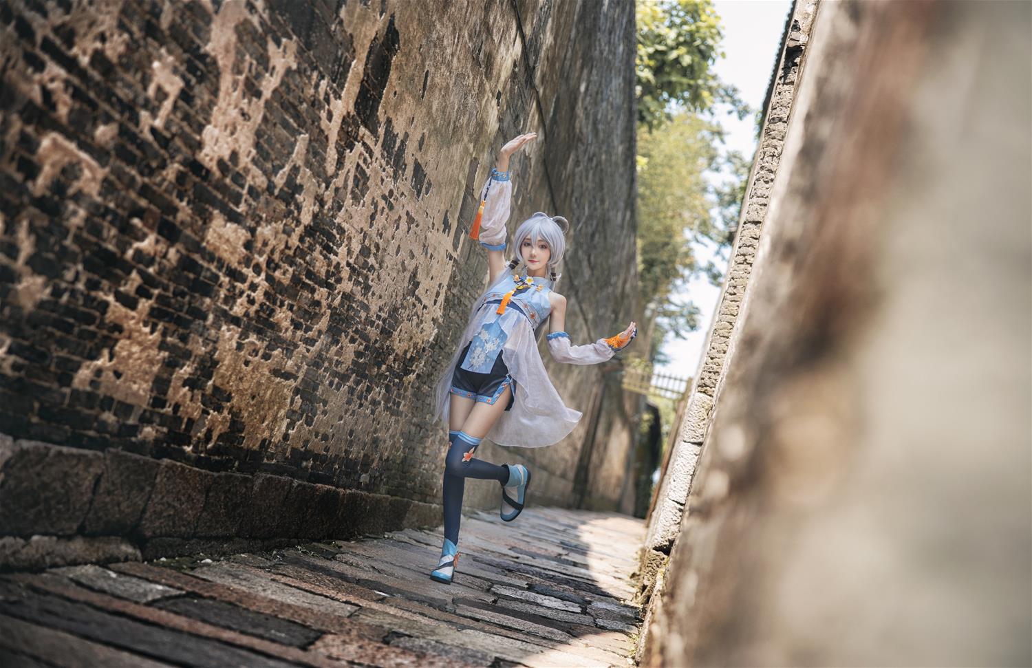 南桃Momoko 洛天依花语嫣然 [10P-17MB]