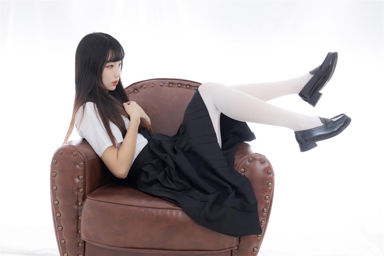 紧急企划 NO.011 一只喵喵梓 [108P1V-1.42GB]