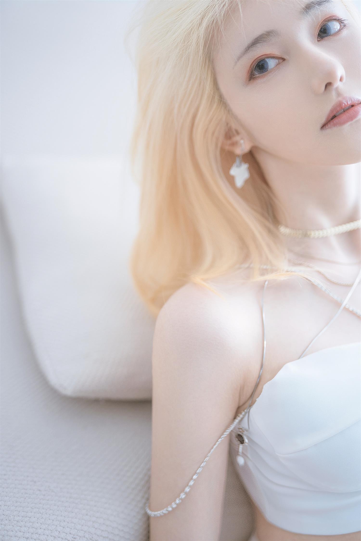 南桃Momoko 白色制服 [9P-25MB]