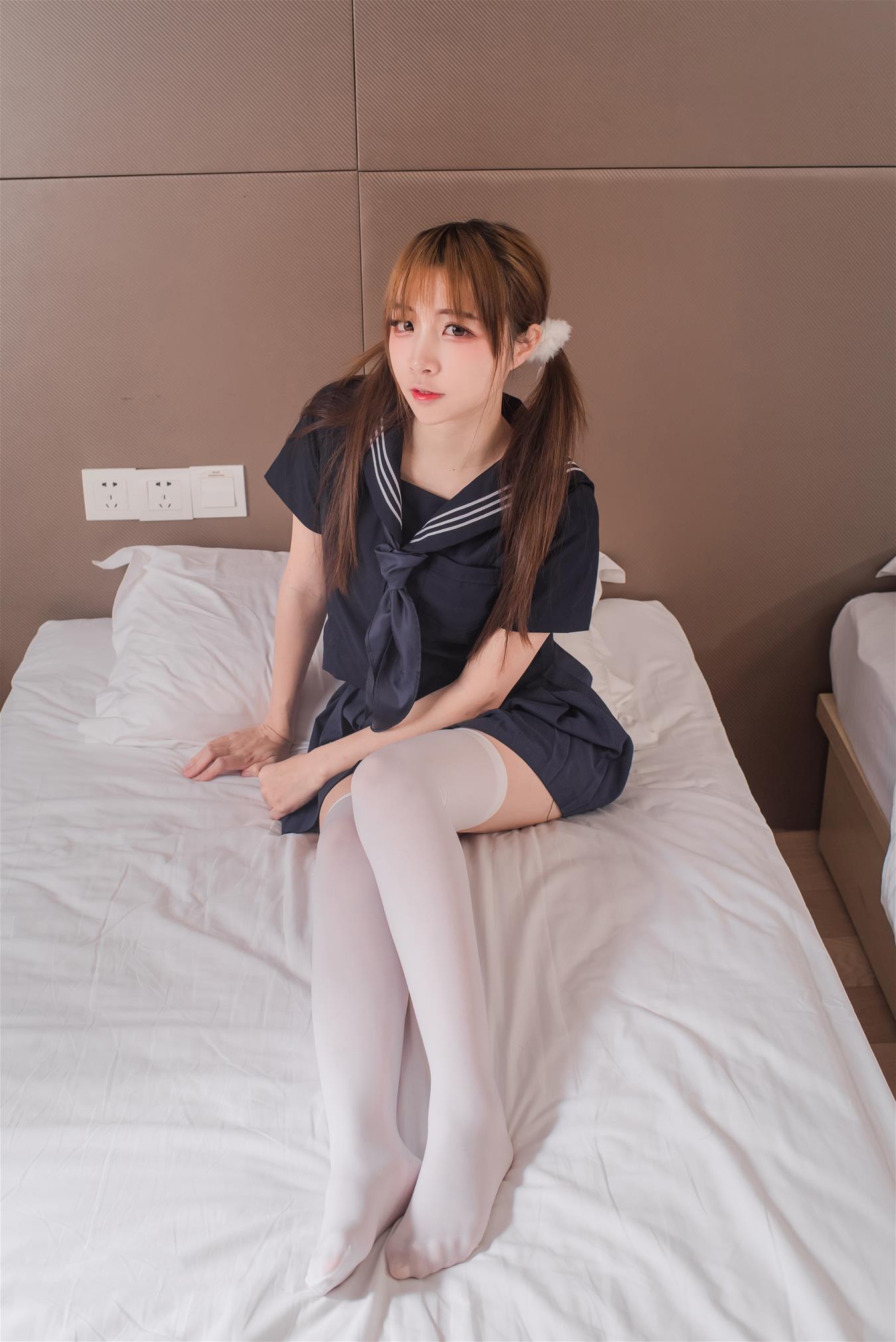 二佐 制服黑三本 [42P-275MB]