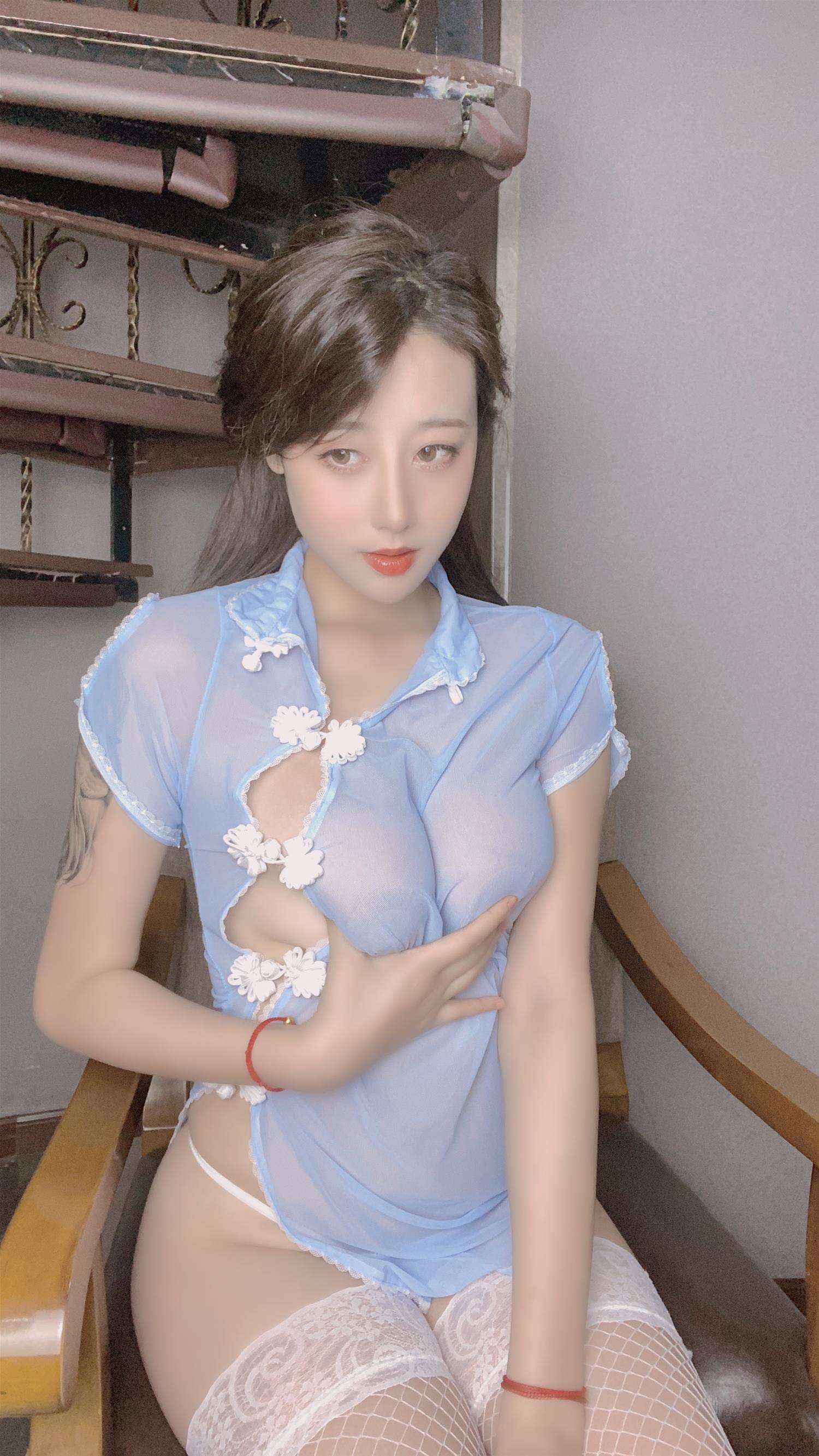 奈汐酱nice 23号自拍本 雀神 [60P6V-1.00GB]