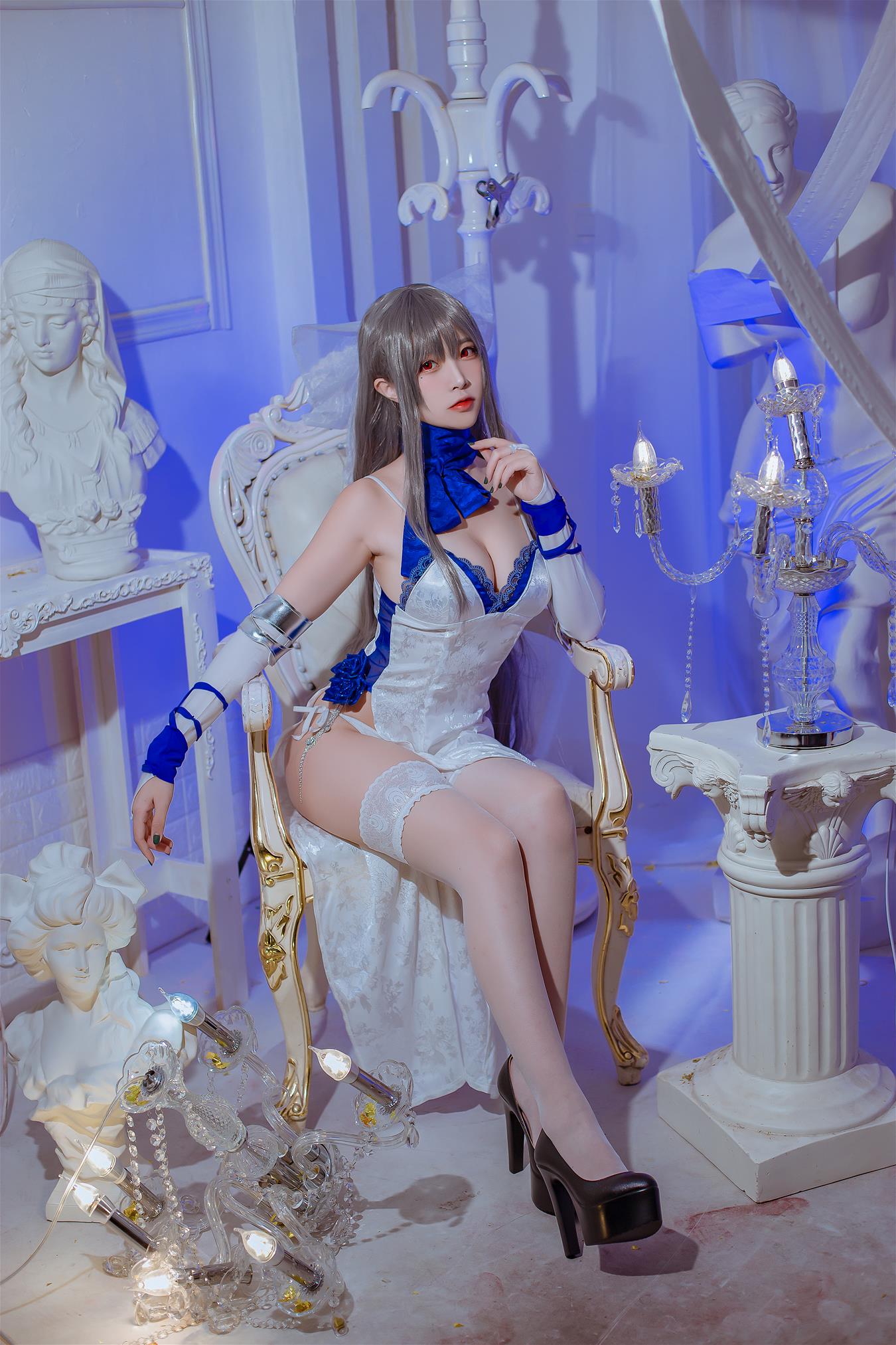 二佐 路易九世礼服 [29P-495MB]