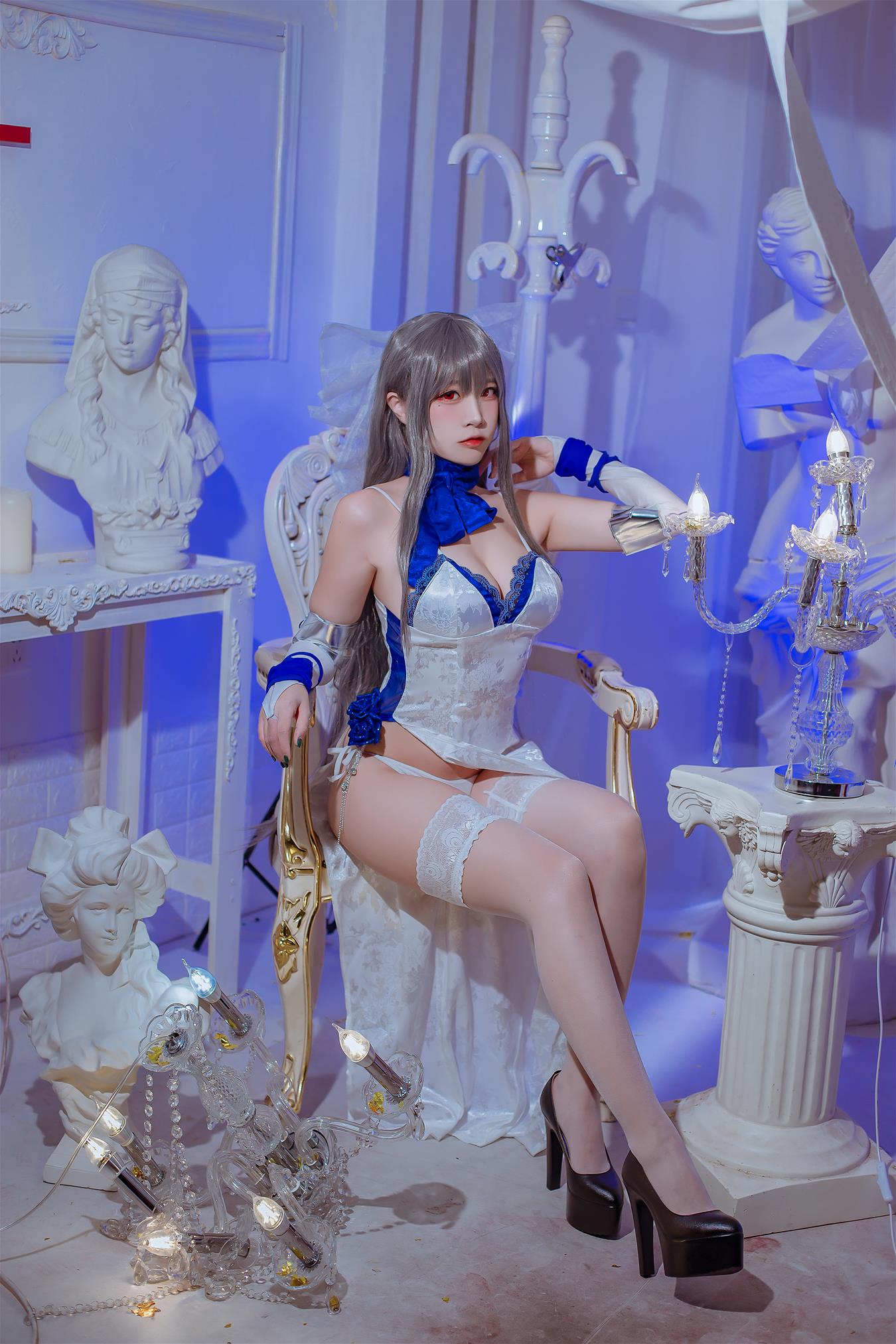 二佐 路易九世礼服 [29P-495MB]