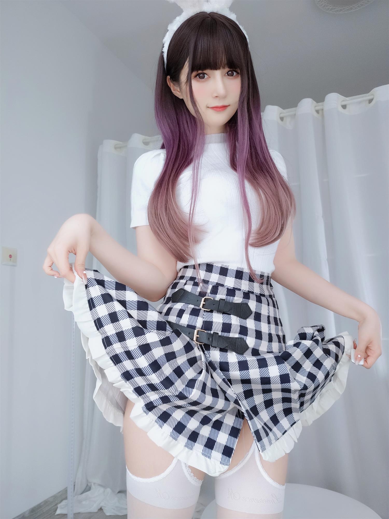 Coser小姐姐 白银81 自撮り60 [168P7V-1.19GB]