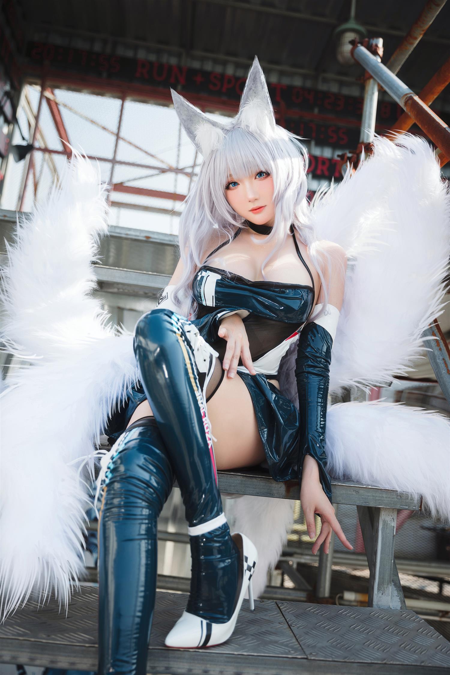 瓜希酱 碧蓝航线 信浓赛车 轰鸣的银轮皮肤 [16P-82MB]