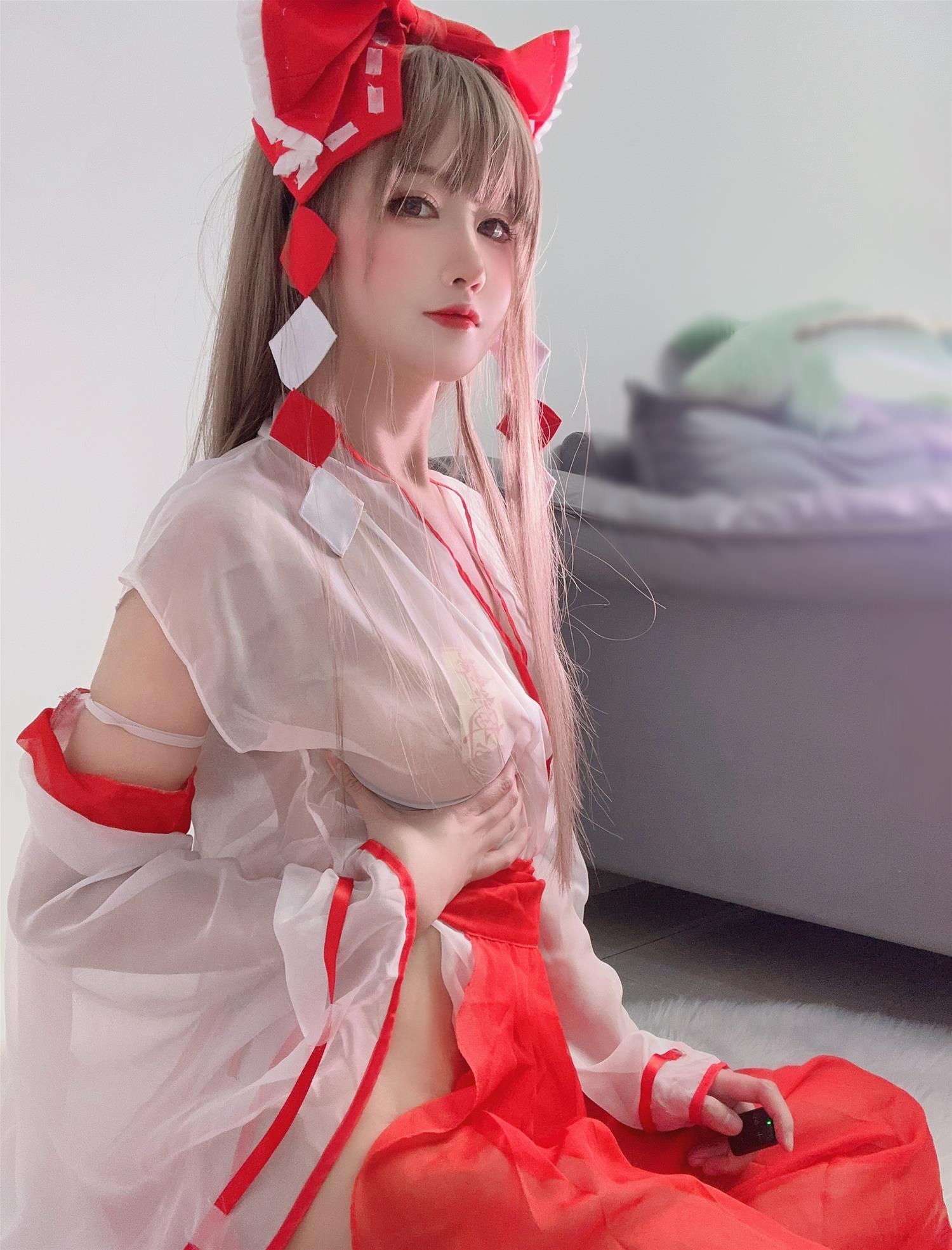 三度_69 巫女 [55P4V-495MB]