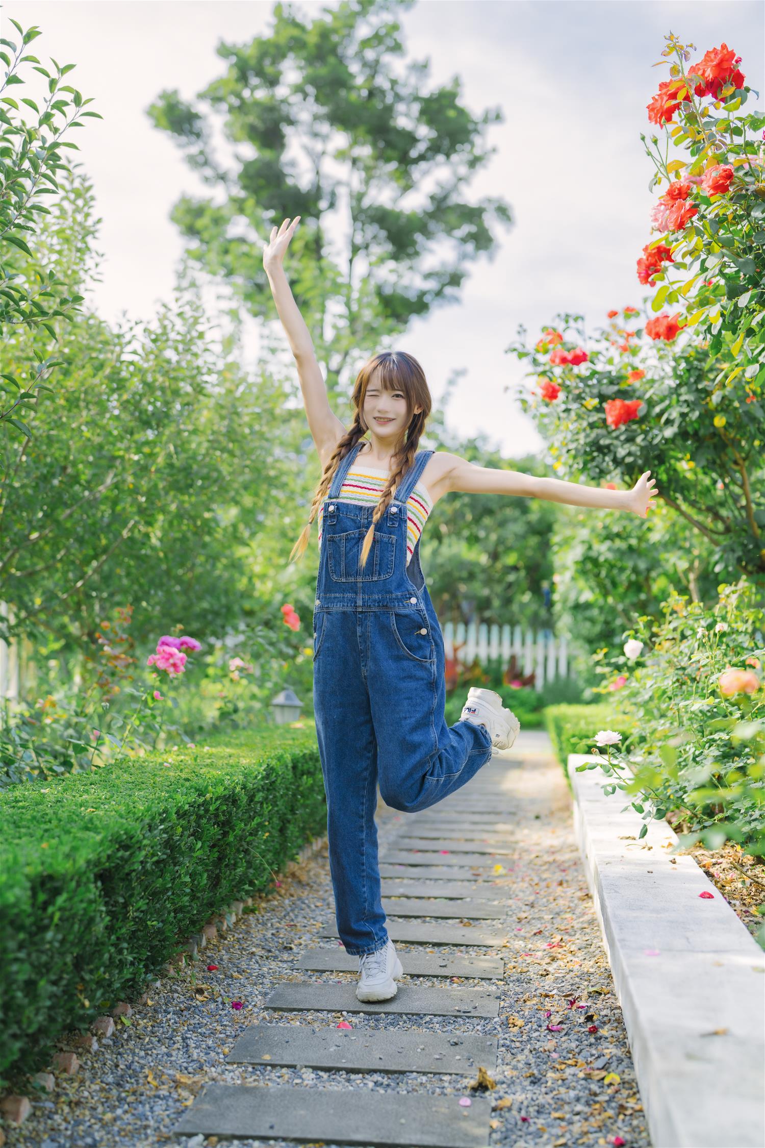 兔子zzz 夏日活力 [30P-345MB]