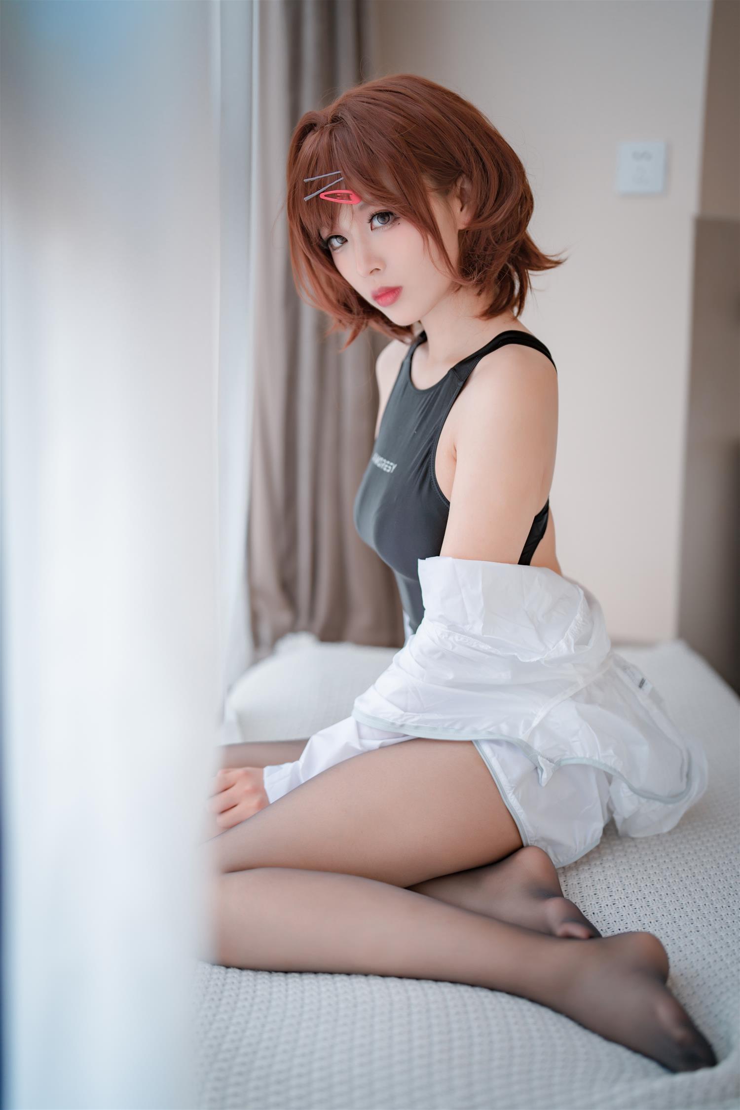 轩萧学姐 竞泳 [21P-52MB]