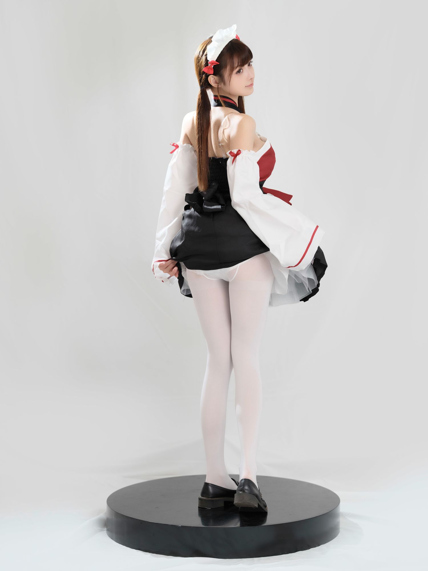 河豚抚子 红衣小女仆 [25P-72MB]