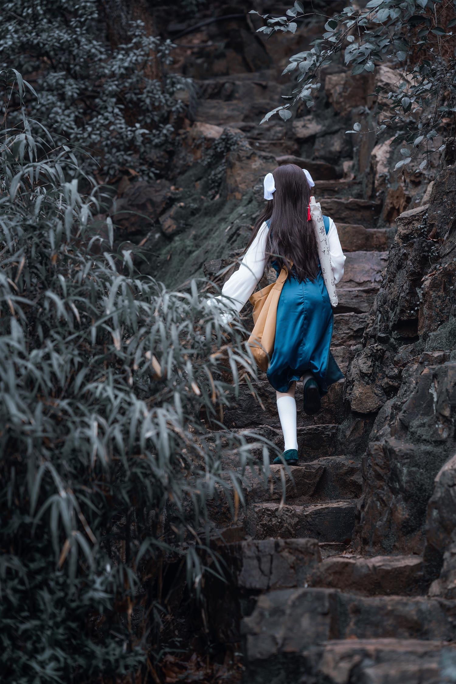 王胖胖u 小道友旗袍 [9P-150MB]