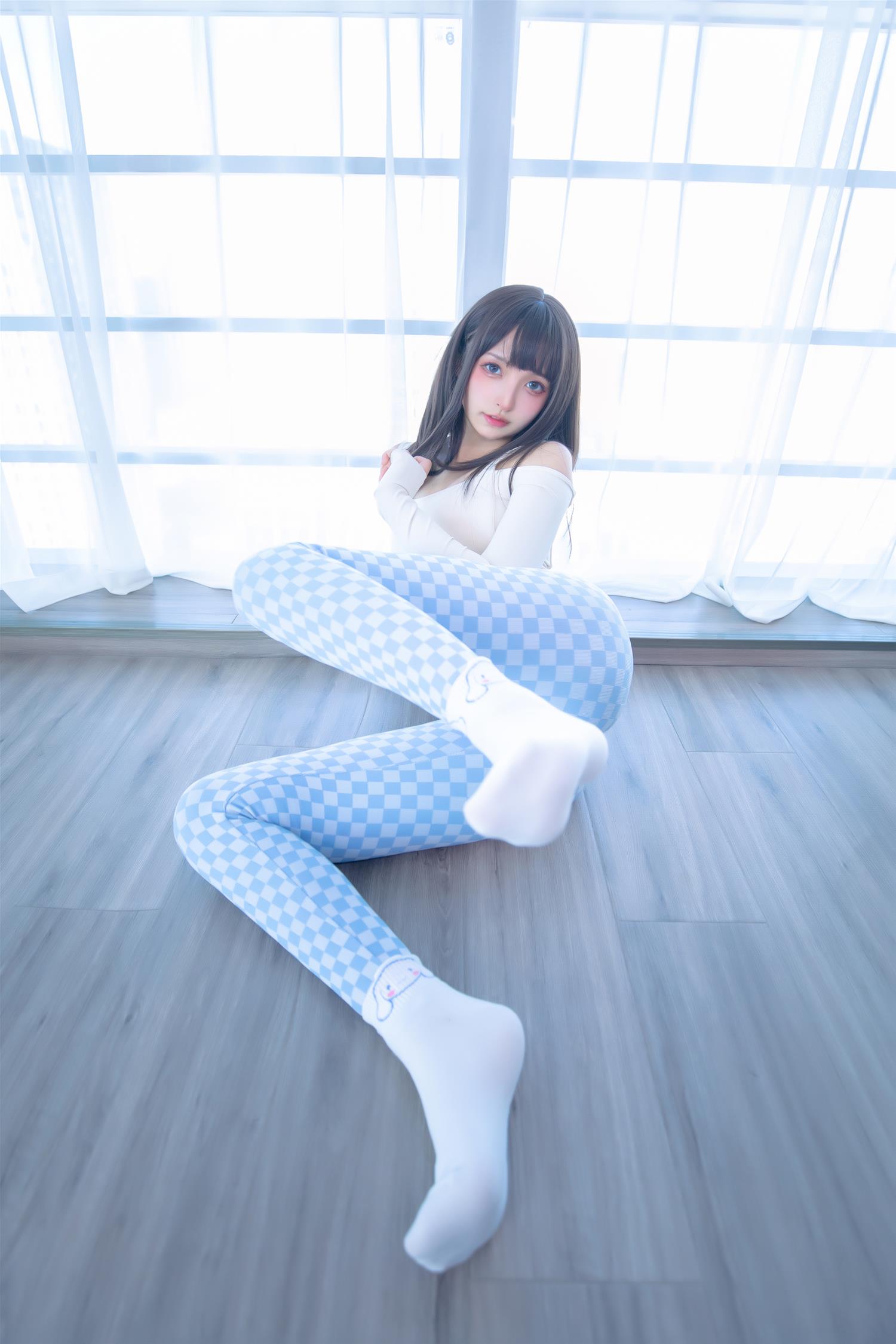 神楽坂真冬 VOL.073 蓝白格 [75P-172MB]