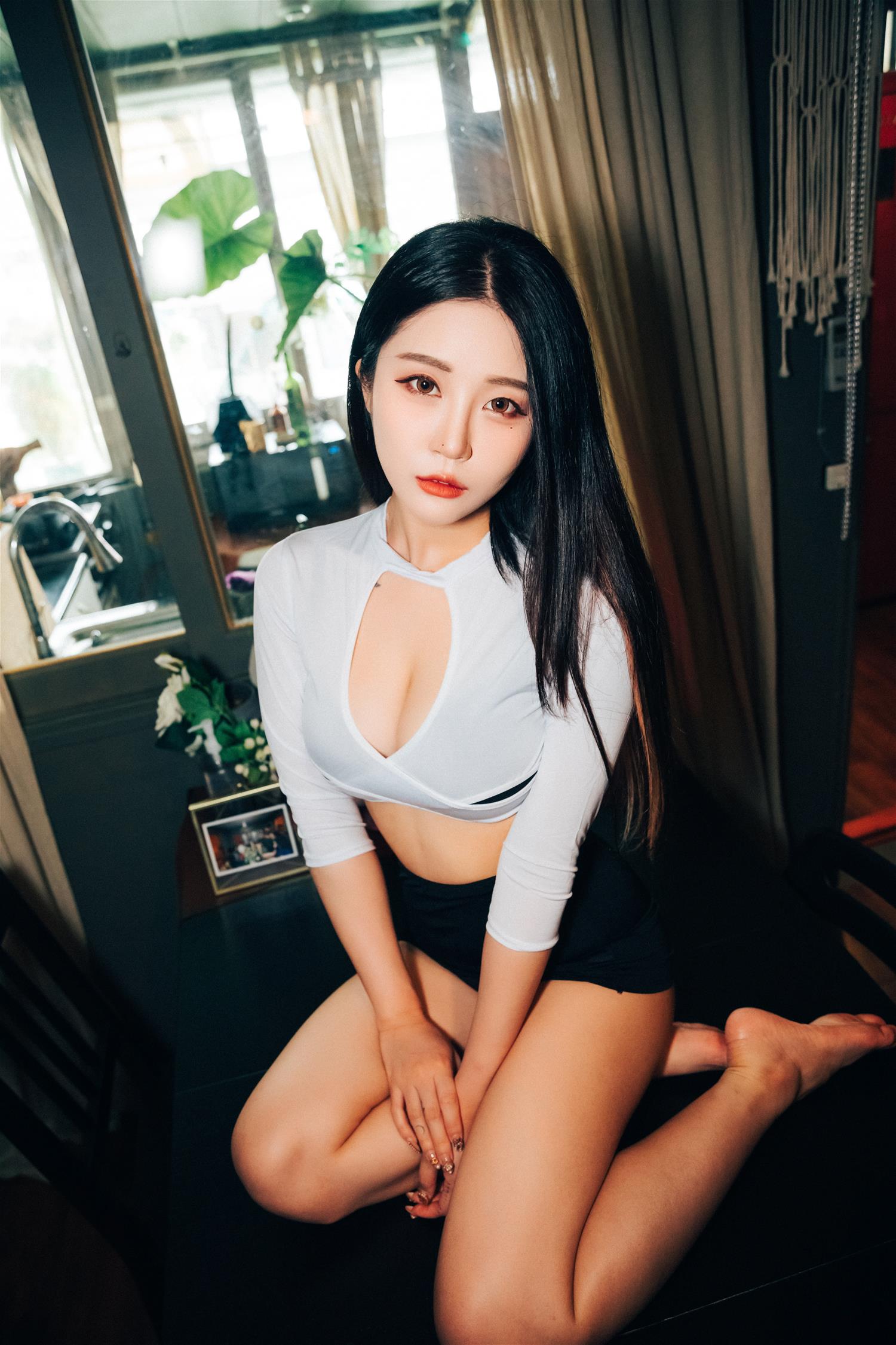 Bomi (보미) LOOZY Roomate [53P-967MB]