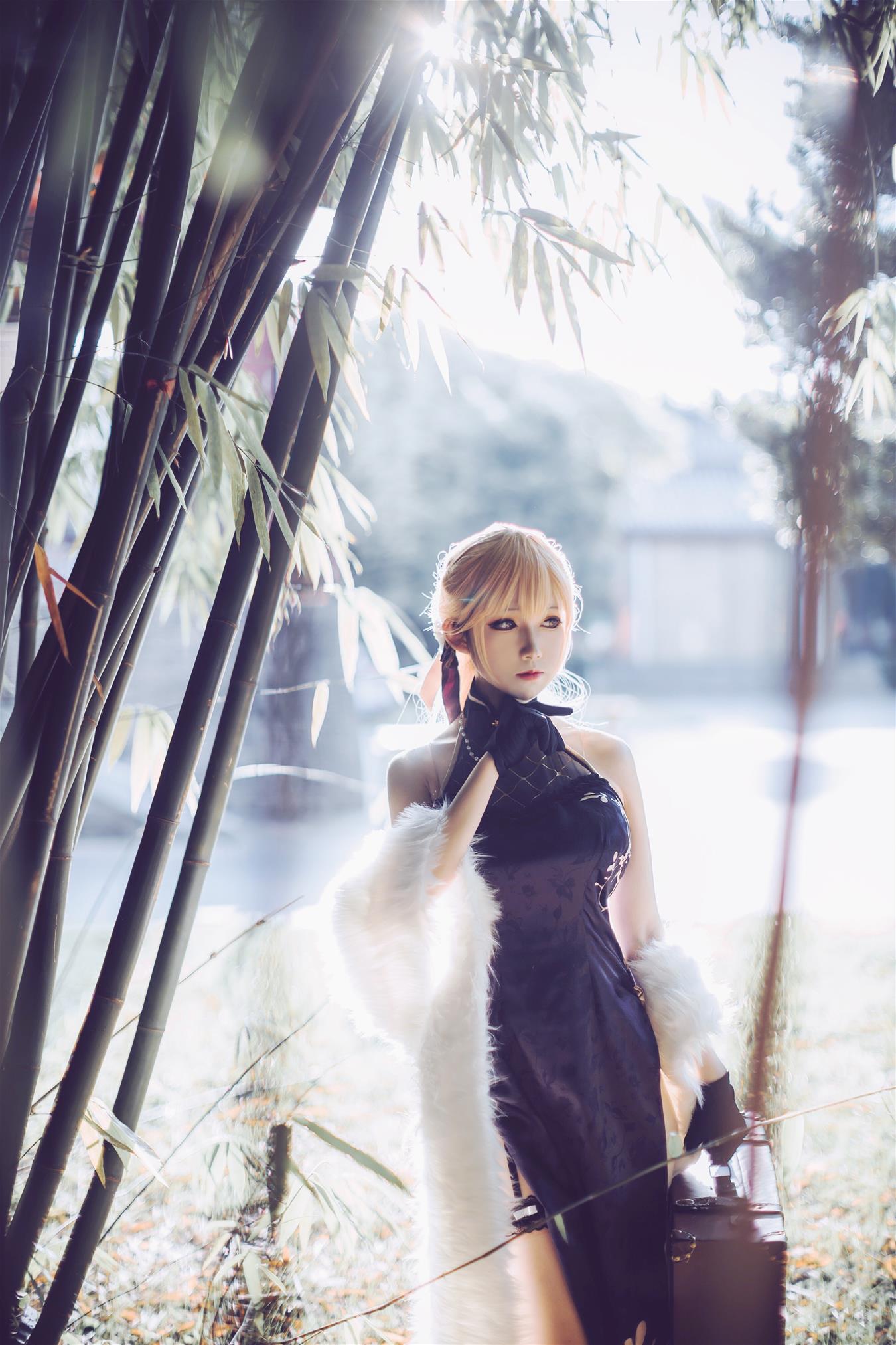 Coser衣衣 少女前线紫雨心 [14P-25MB]