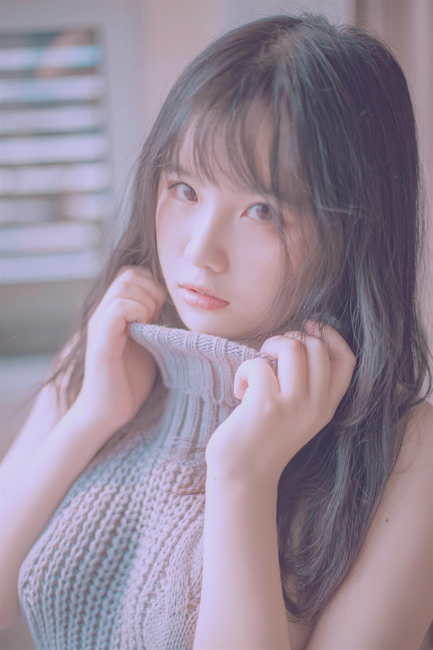 阿半今天很开心 露背毛衣 [28P-157MB]