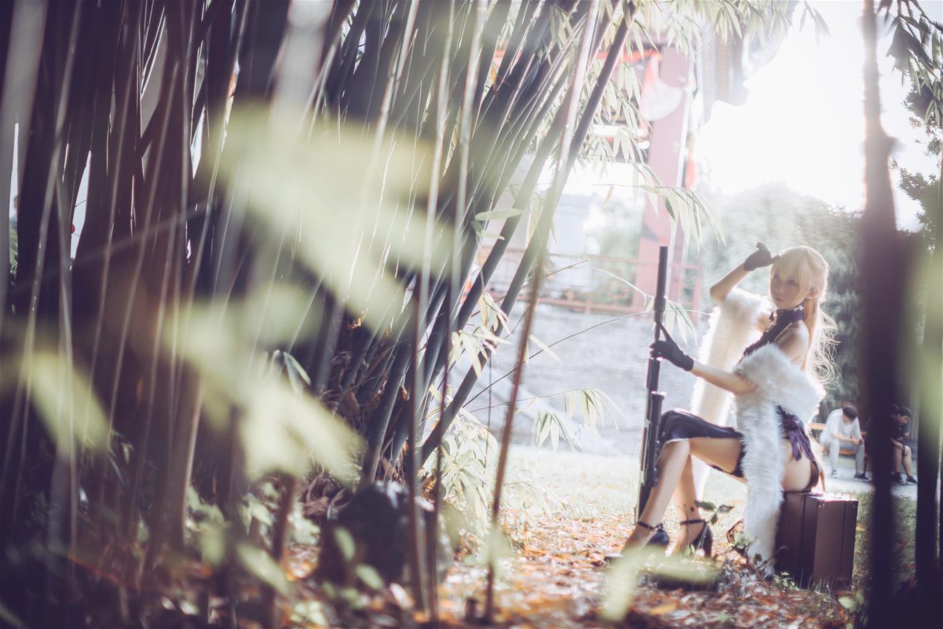 Coser衣衣 少女前线紫雨心 [14P-25MB]