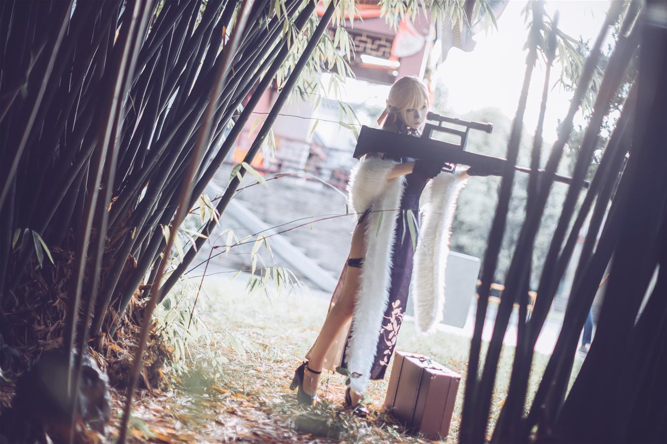 Coser衣衣 少女前线紫雨心 [14P-25MB]