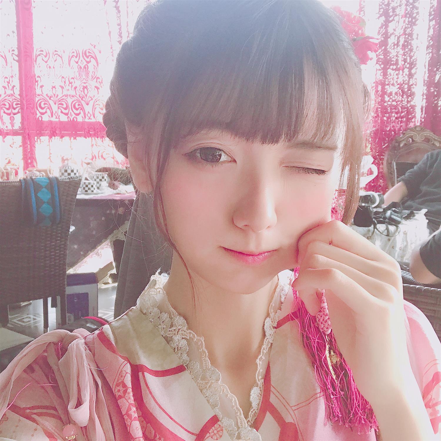 陆卿卿kyokyo Lo娘 [14P-49MB]