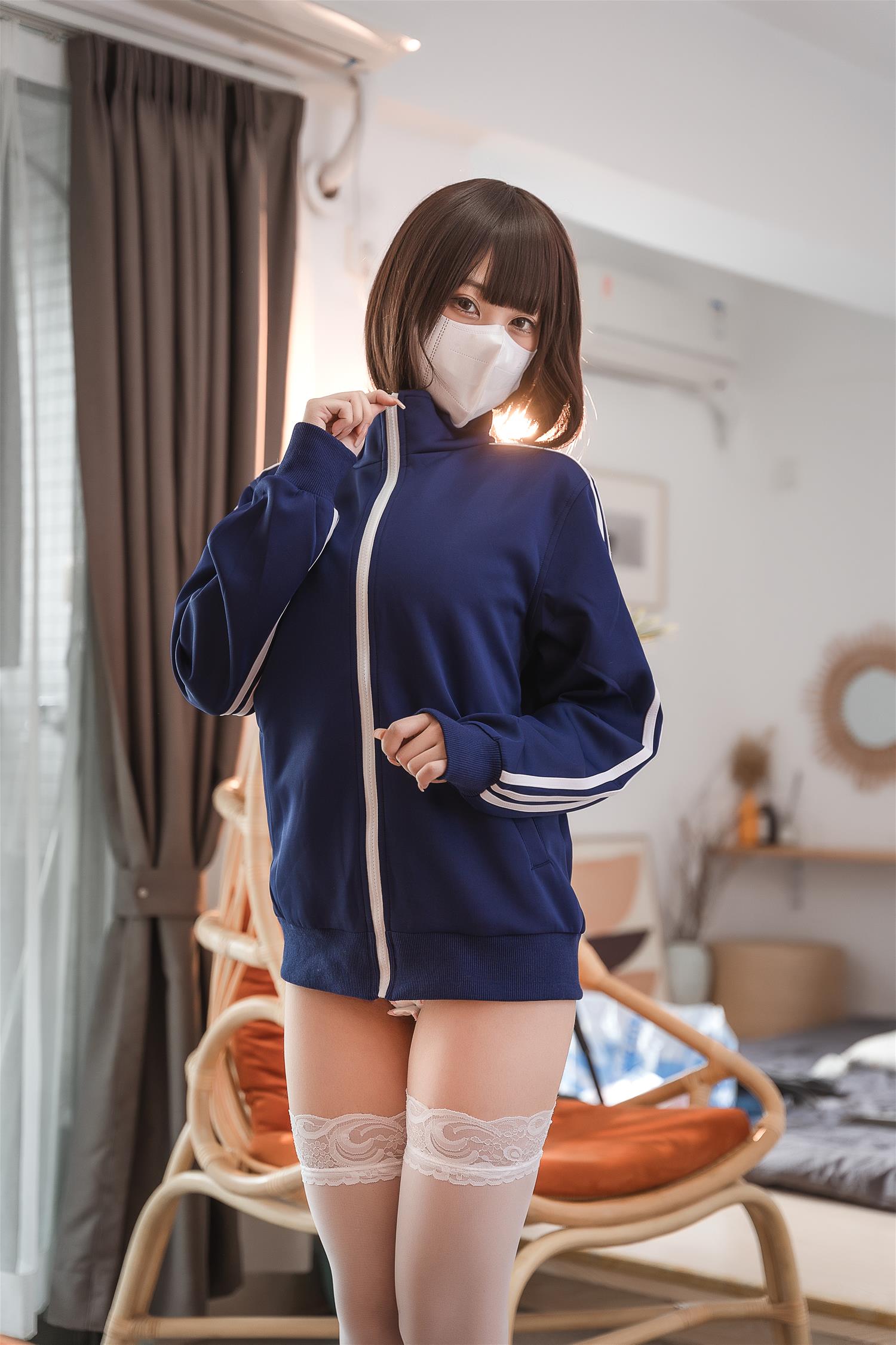 蜜汁猫裘 草莓圣代 [45P4V-943MB]