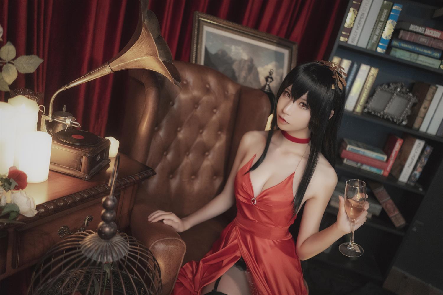 爱老师_PhD 碧蓝航线 大凤 毒苹果礼服 [6P-50MB]