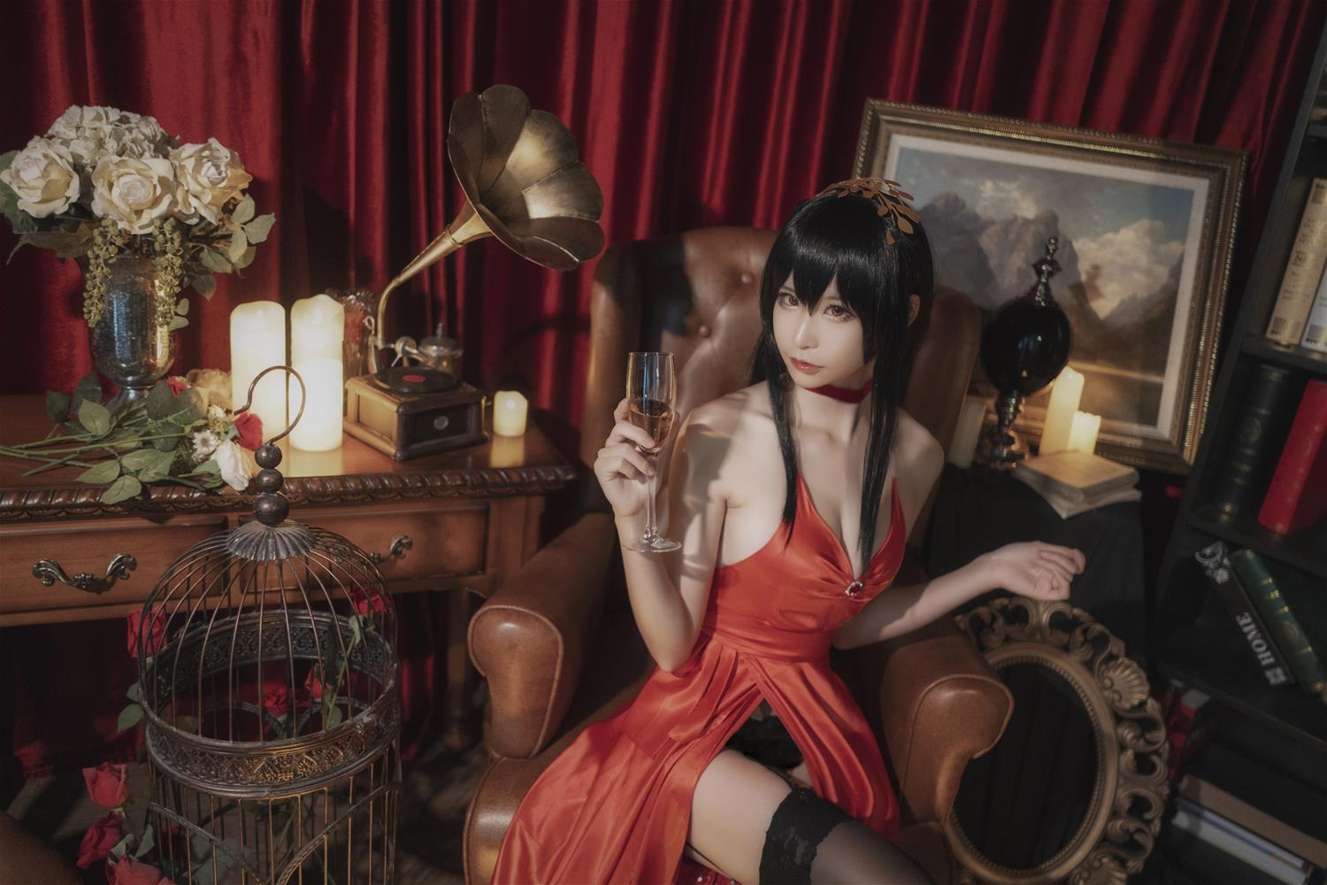 爱老师_PhD 碧蓝航线 大凤 毒苹果礼服 [6P-50MB]