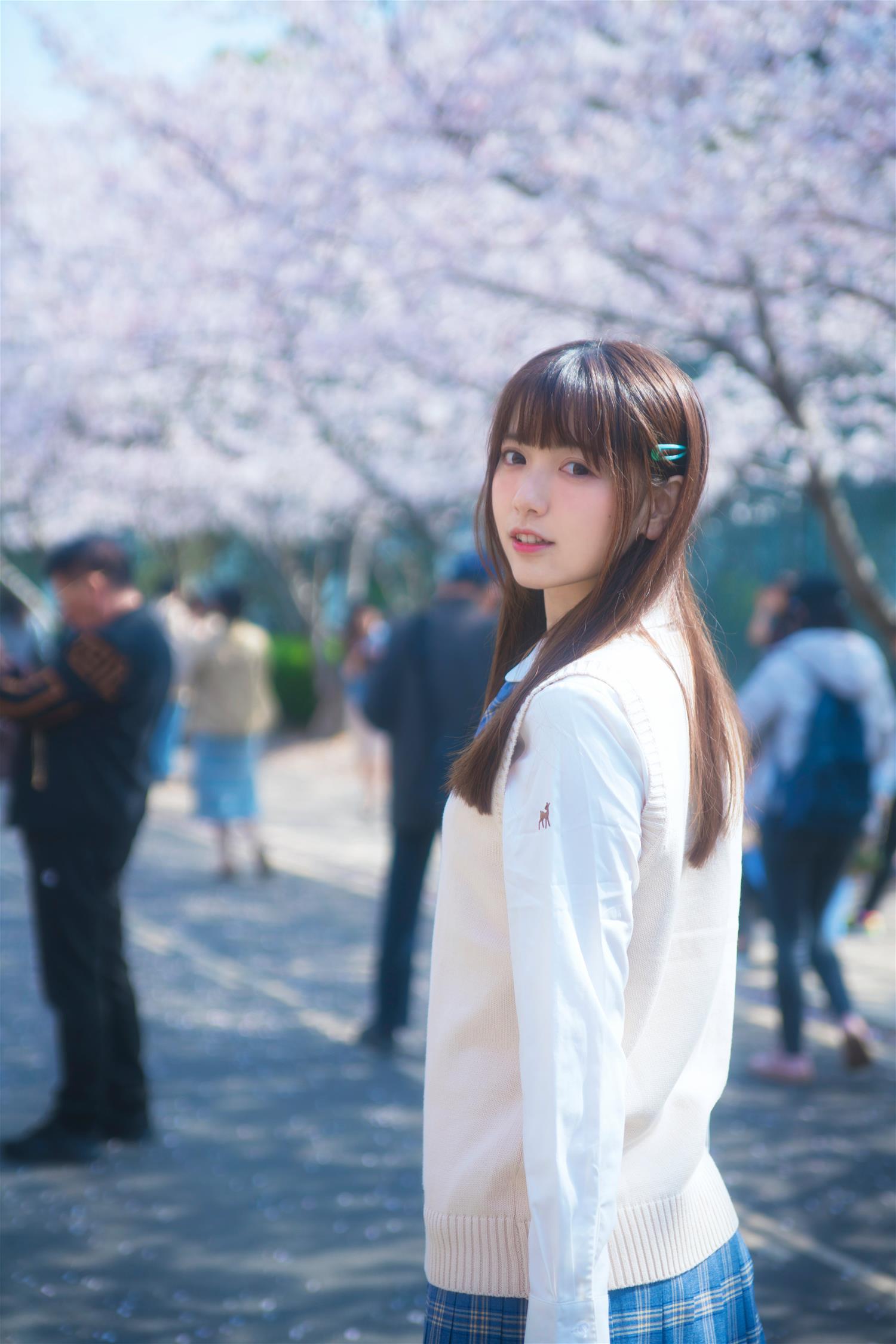 陆卿卿kyokyo 樱花与JK [9P-41MB]