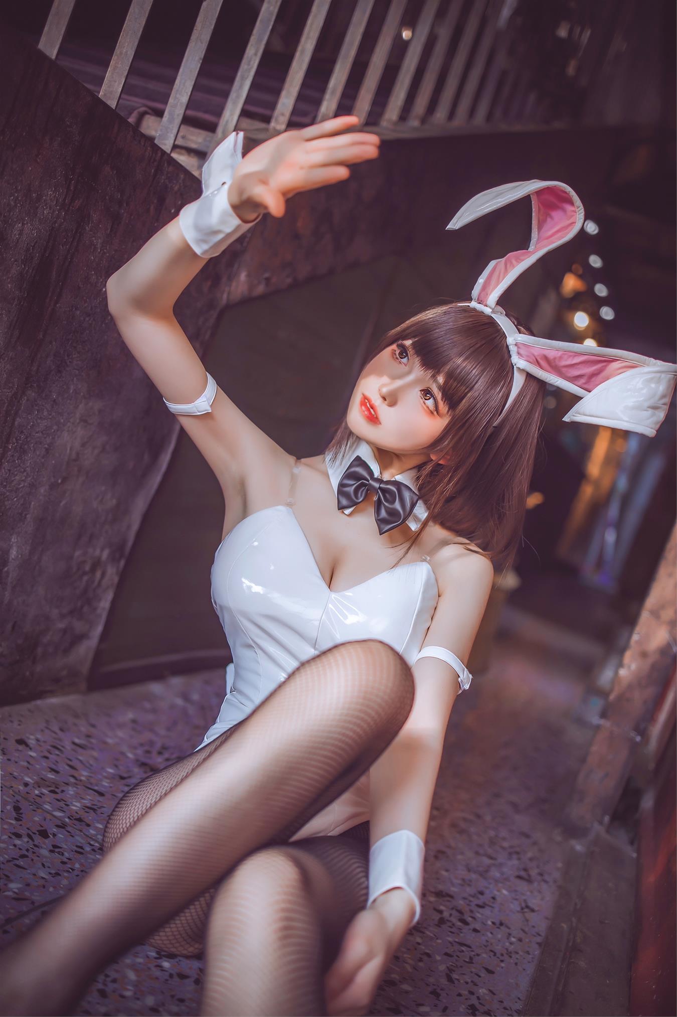 Coser衣衣 加藤惠兔女郎 [52P-110MB]