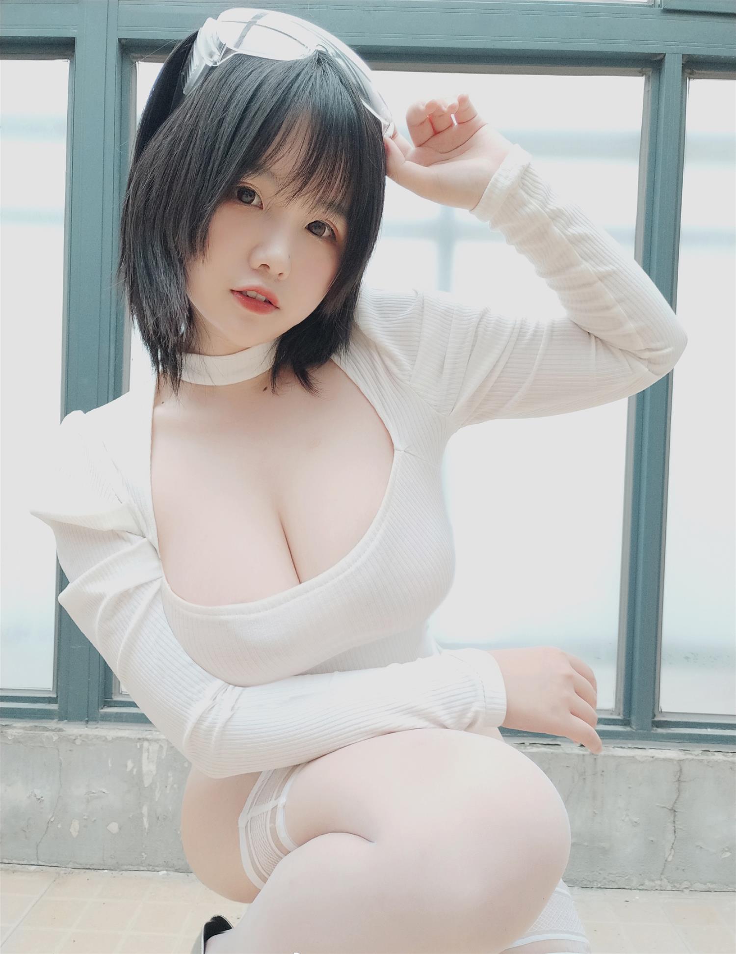 阿半今天很开心 白色肉感 [9P-30MB]