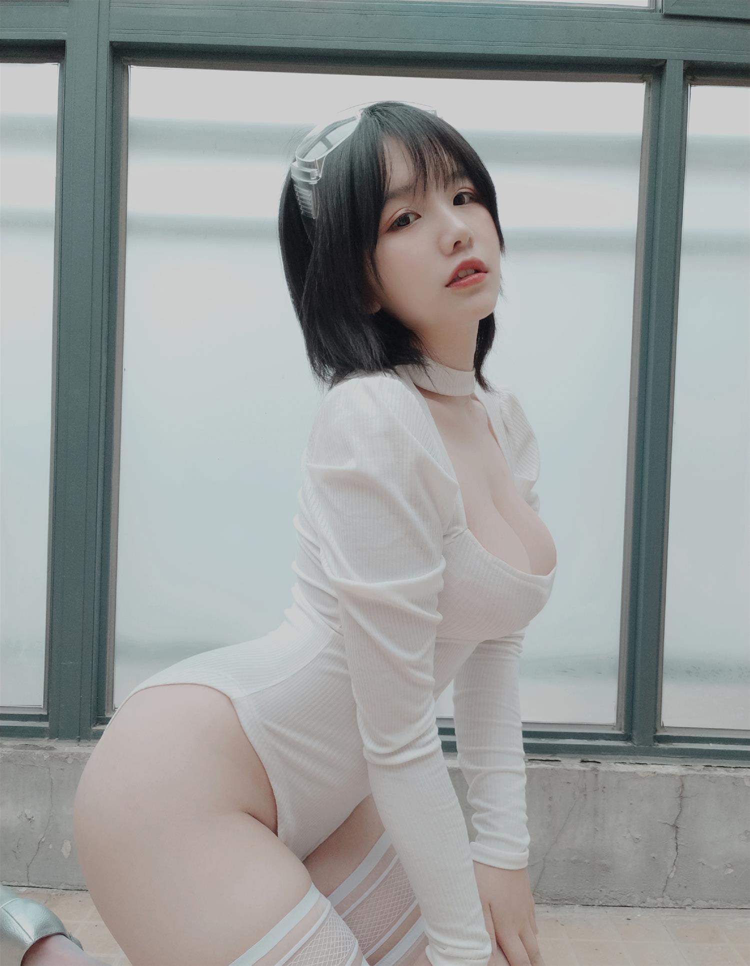 阿半今天很开心 白色肉感 [9P-30MB]