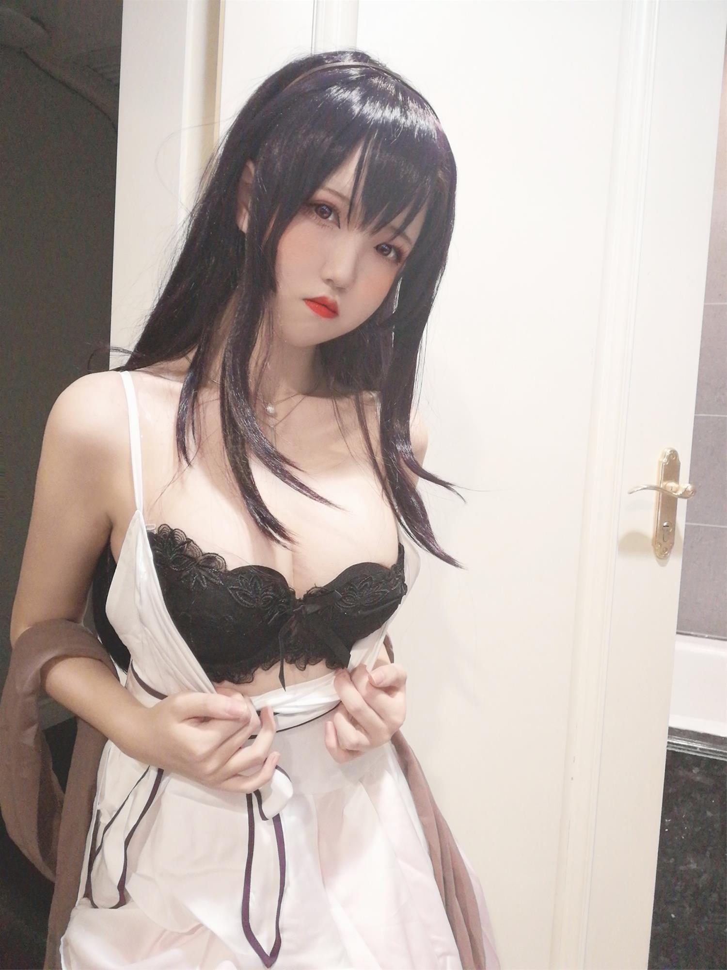 阿薰kaOri 学姐礼服+内衣 [9P-17MB]