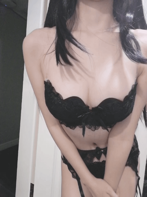 阿薰kaOri 学姐礼服+内衣 [9P-17MB]