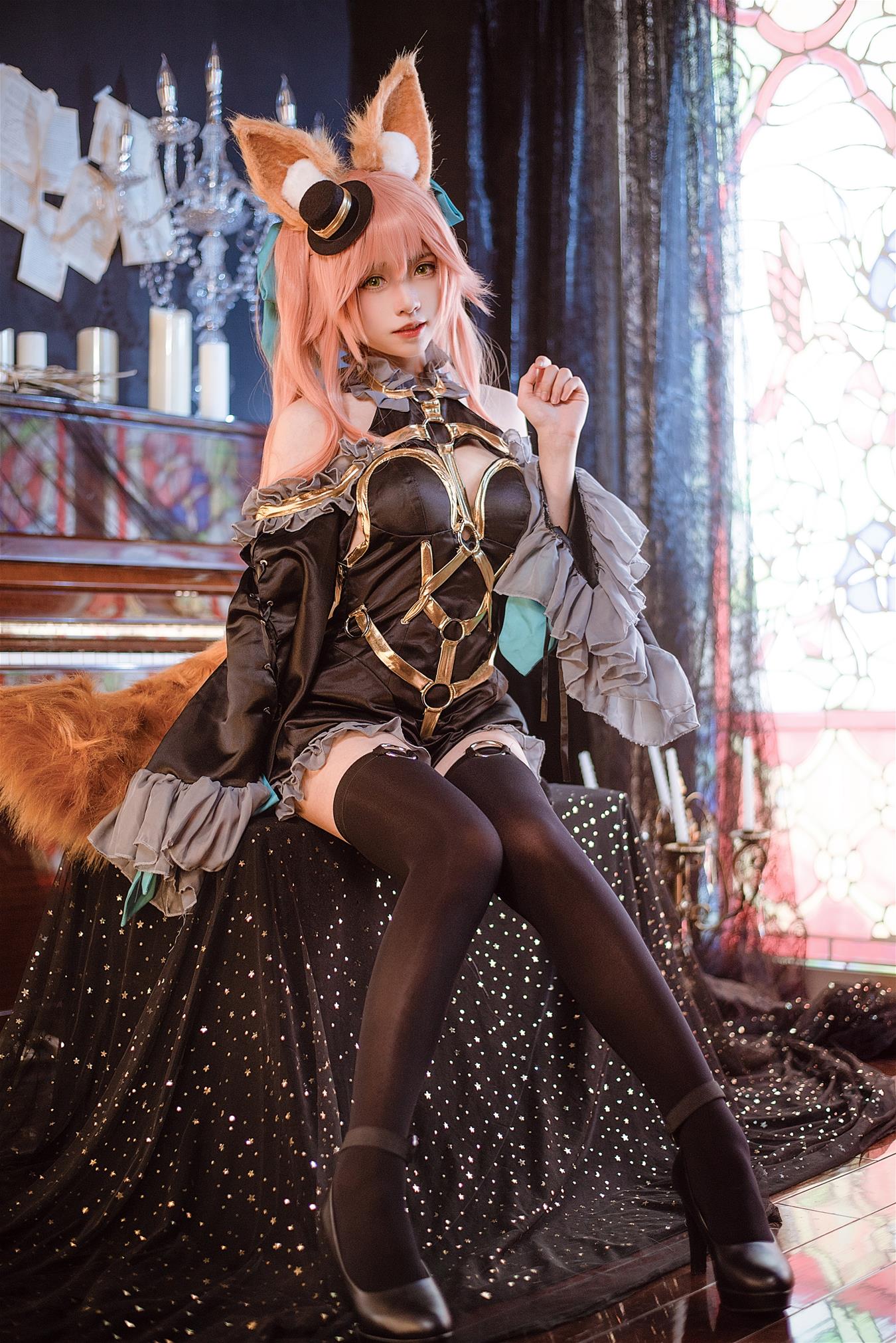 大大卷卷小卷 玉藻前 漆黑の魔术服 [12P-91MB]