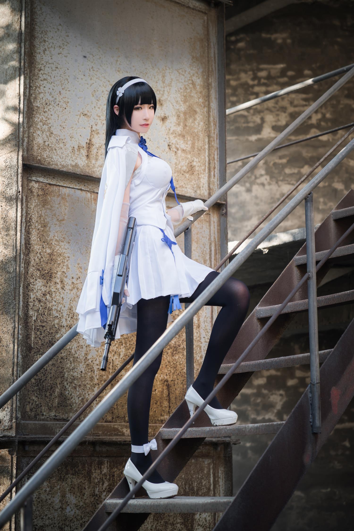 爱老师_PhD 玉玲珑 95式 [9P-76MB]