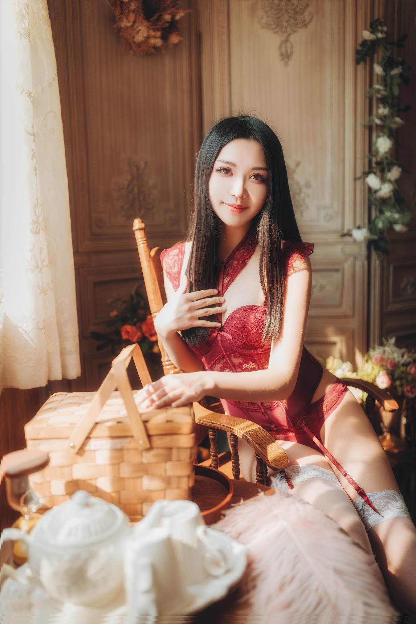 源纱希喵喵喵 红色内衣 晨风 [12P-208MB]