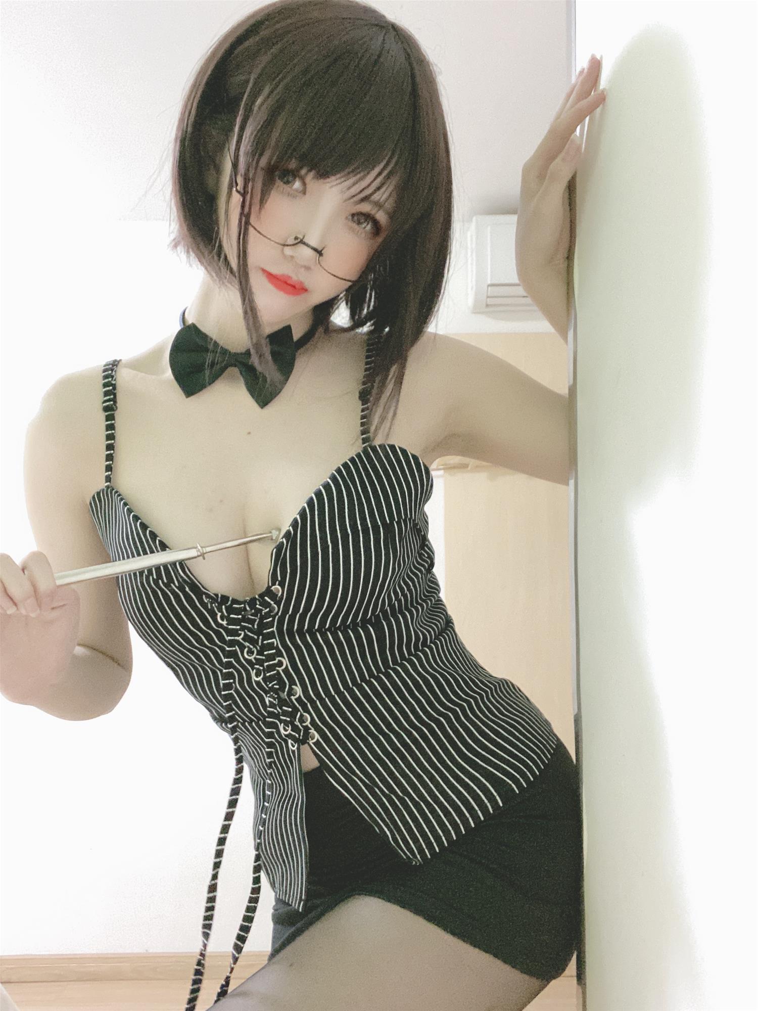 阿薰kaOri 女教师 [6P-9MB]