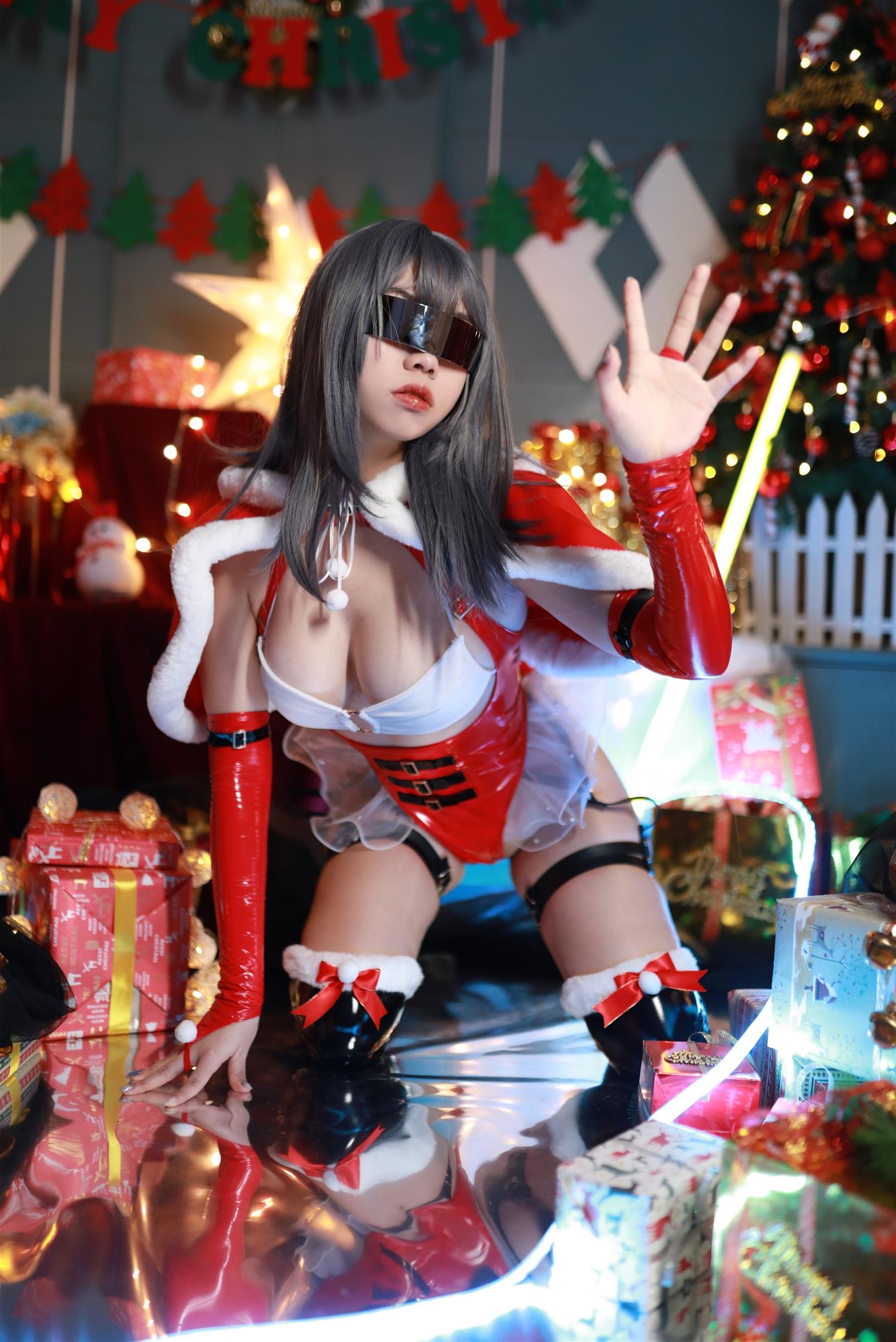 啊日日_Ganlory 圣诞 [45P-289MB]