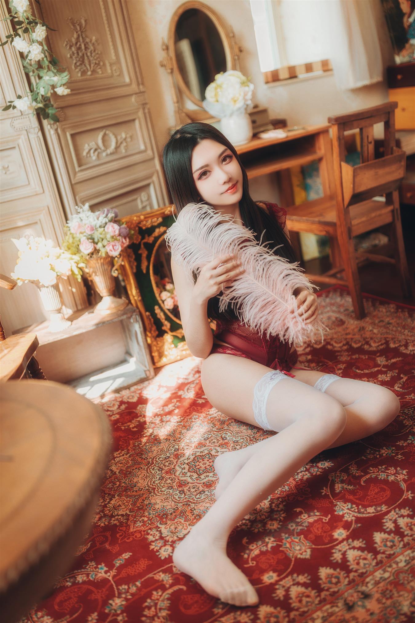 源纱希喵喵喵 红色内衣 晨风 [12P-208MB]