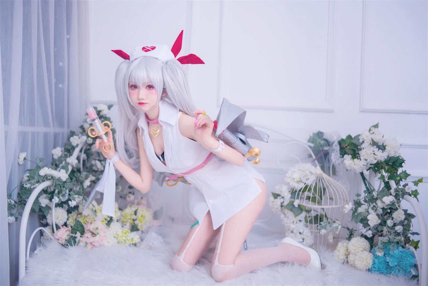 Coser衣衣 吸血鬼 护士服 [10P-35MB]